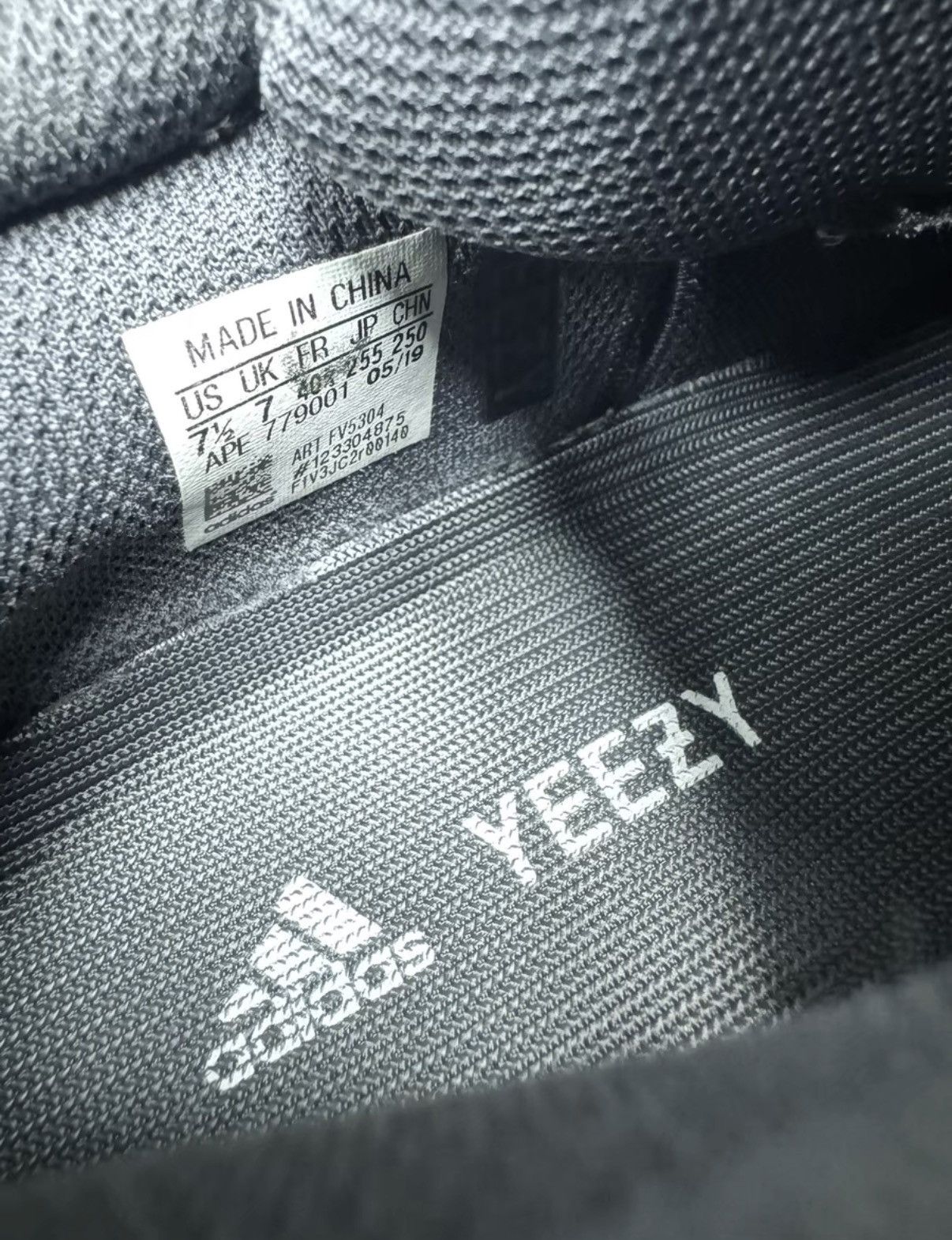 Adidas Adidas Yeezy 700 Utility Black K37 Size US 7 / EU 40 - 4 Thumbnail