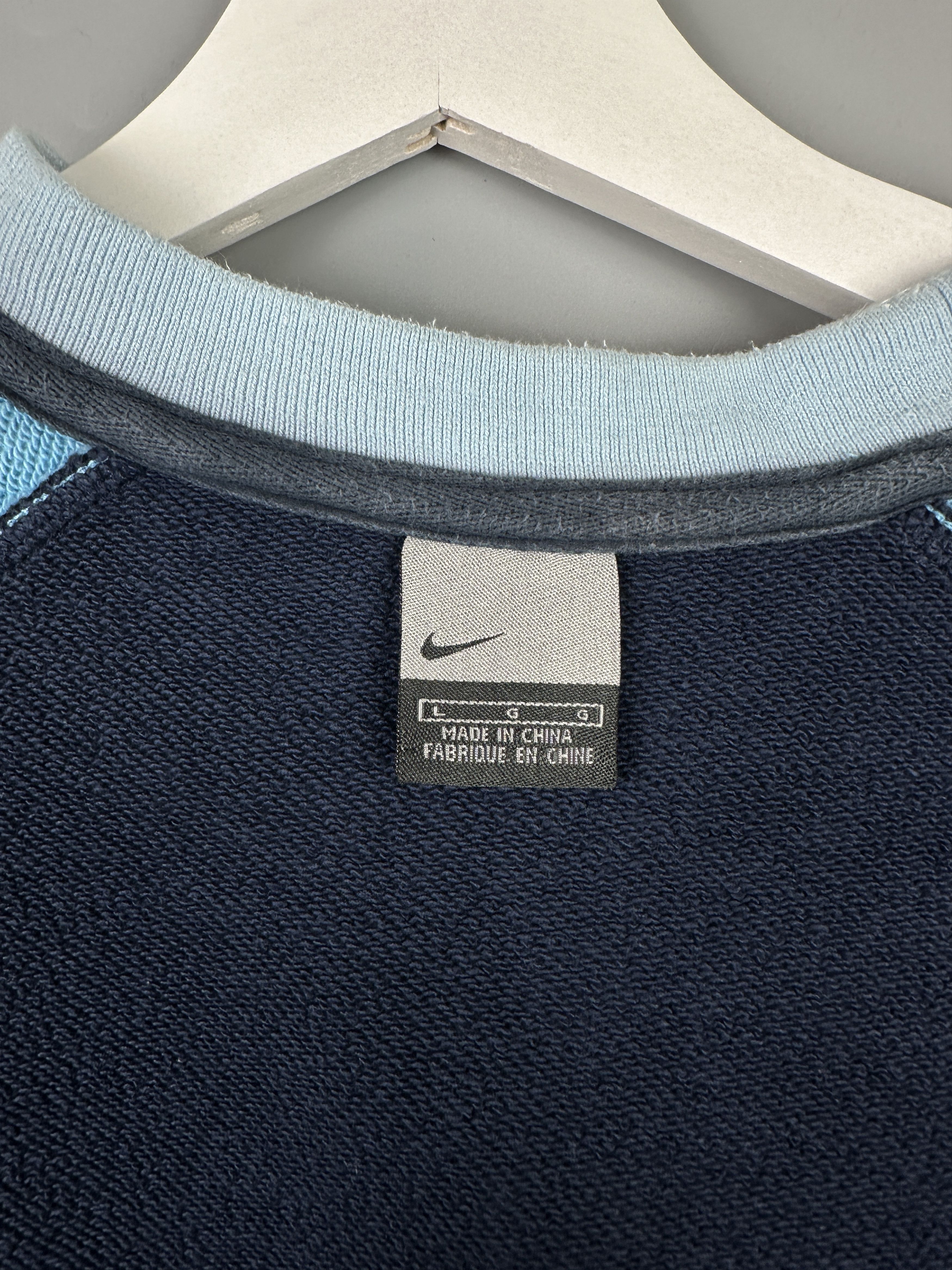 Nike 90s Vintage Nike Mini Logo Sweatshirt Crewneck Y2K Center Size US L / EU 52-54 / 3 - 6 Thumbnail