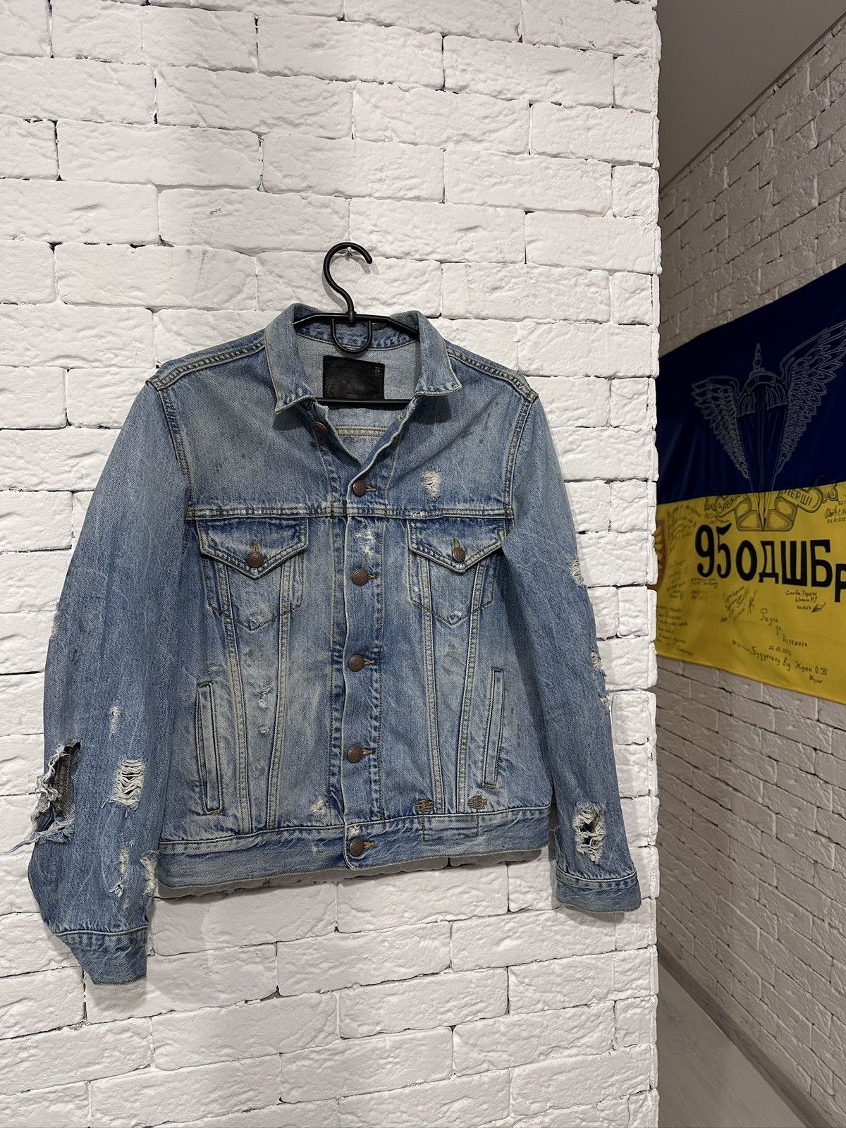 R13 R13 Sky Trucker Distressed Denim Holly Wash Women’s XS Size XS / US 0-2 / IT 36-38 - 3 Thumbnail