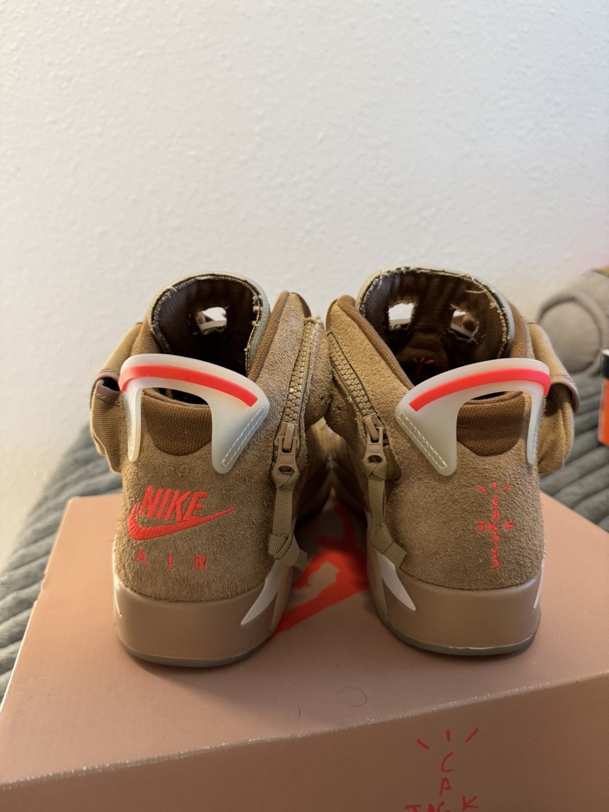 Jordan Brand Size 10.5 – Jordan 6 Travis Scott British Khaki OG Box 9/10 Size US 10.5 / EU 43-44 - 6 Thumbnail