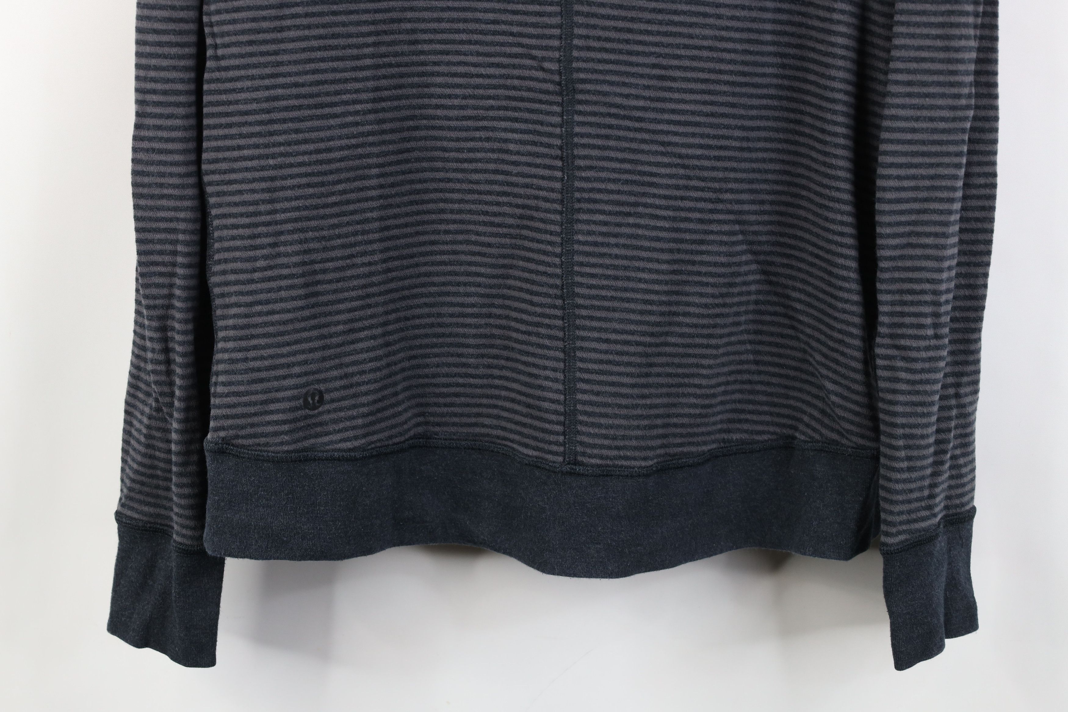 Lululemon Lululemon Reversible In a Cinch Cowl Turtleneck Sweater Gray Size M / US 6-8 / IT 42-44 - 8 Thumbnail