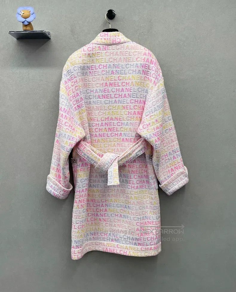 Chanel Chanel 24C pink full-print logo bathrobe coat Size XXS / US 00 / IT 34 - 2 Thumbnail