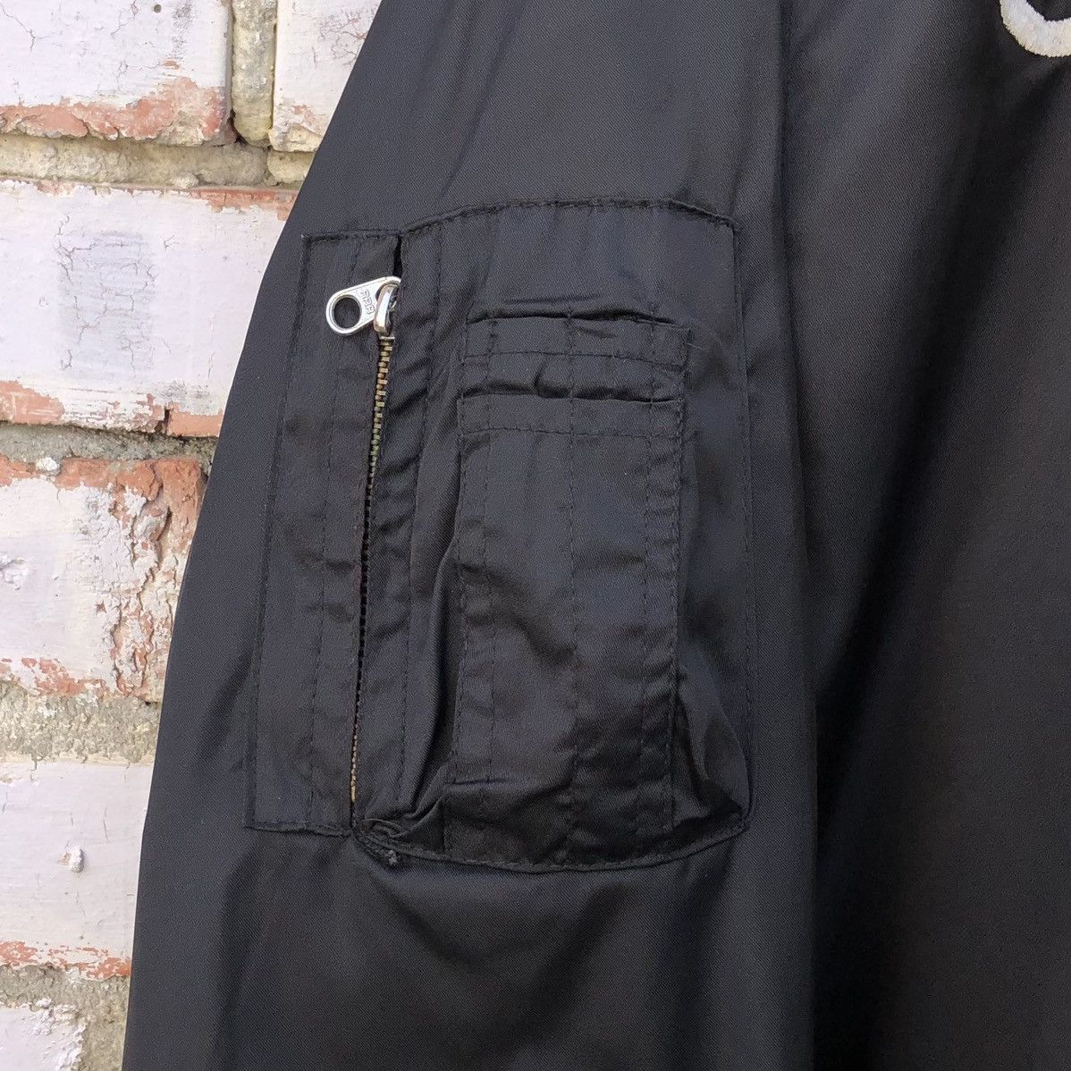 Vintage Vintage Us Navy Embroidery Big Logo Ma-1 Bomber Jacket Size US L / EU 52-54 / 3 - 7 Thumbnail