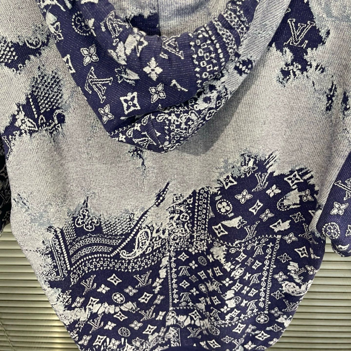 Louis Vuitton Louis Vuitton Paisley All Over Print Knit Short Sleeve M Size US M / EU 48-50 / 2 - 5 Thumbnail