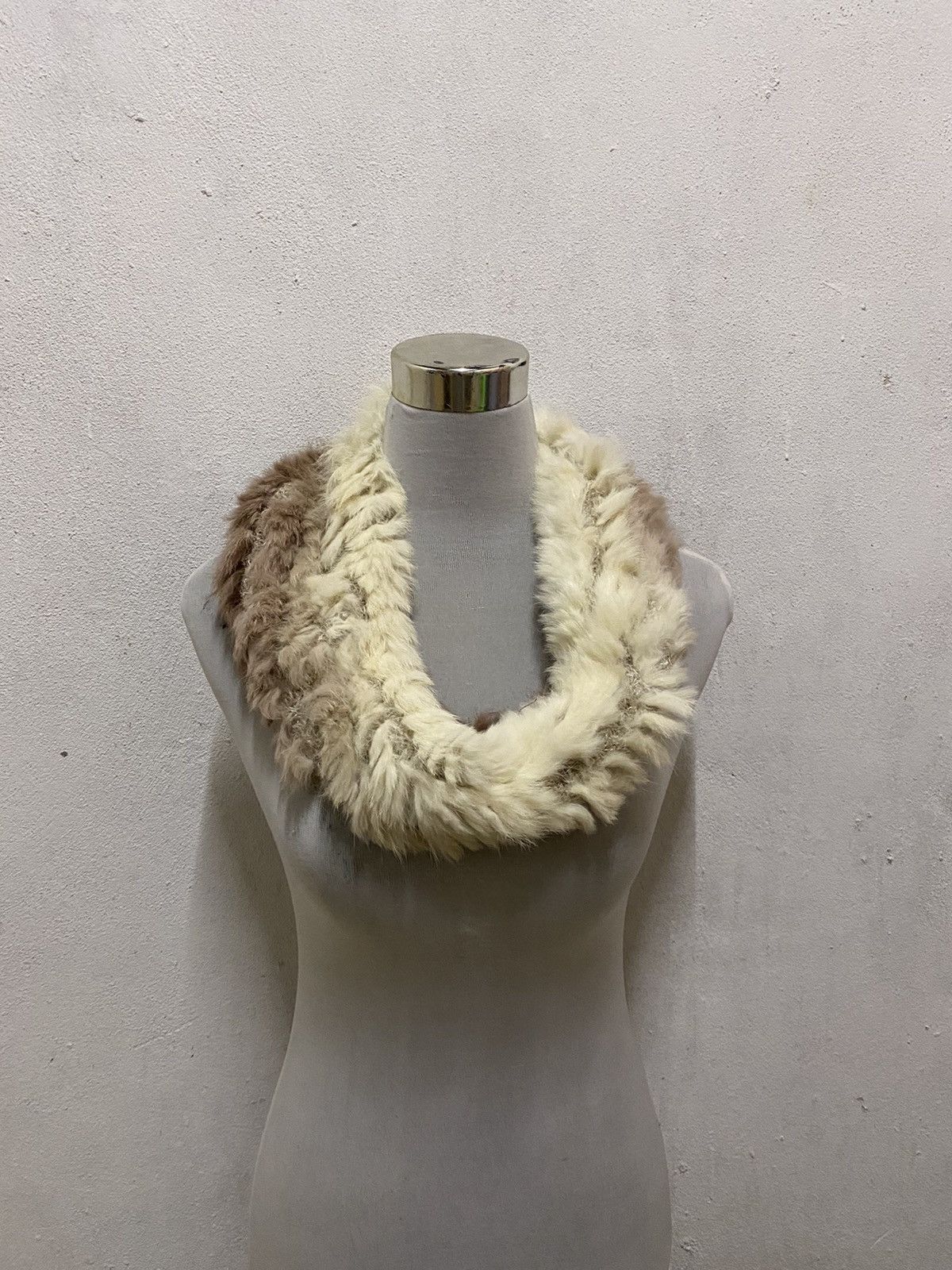 Japanese Brand Japanese Brand Nabro Fur Neck Warmer Muffler Scarves Size ONE SIZE - 2 Thumbnail