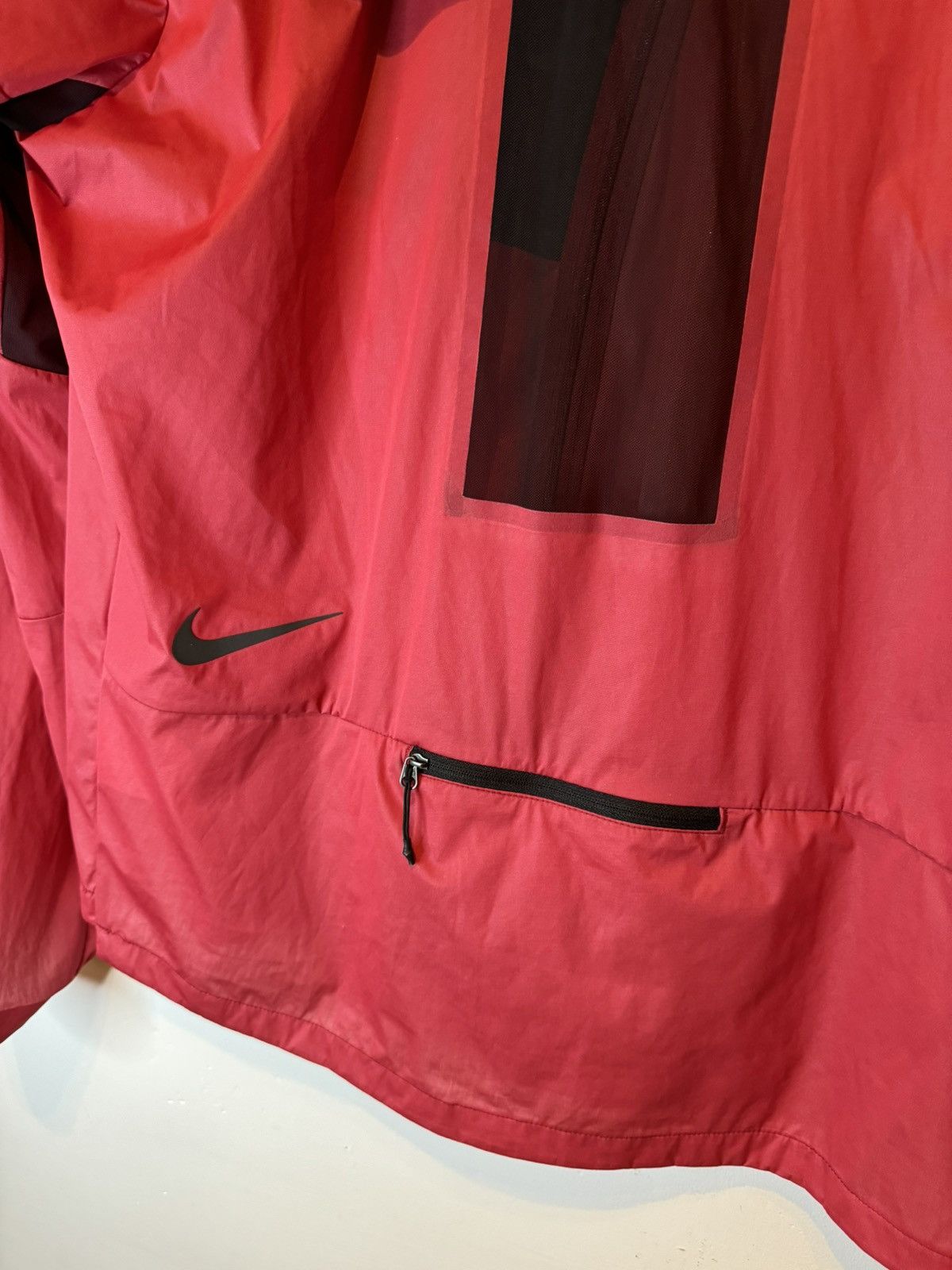 Nike Nike Men's Tech Pack Running Ultra Light Jacket Size L Red Size US L / EU 52-54 / 3 - 5 Thumbnail