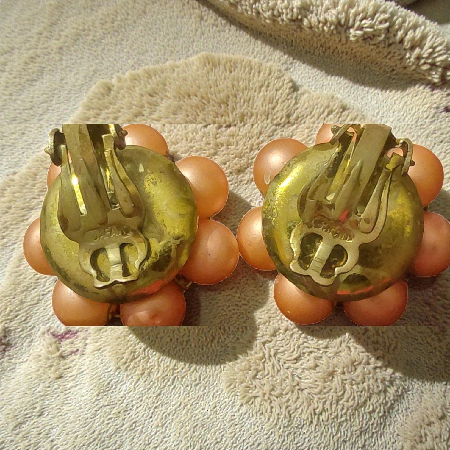 Other Archival 1950s "Japan" Salmon Pearl Cluster Clip-Ons Size ONE SIZE - 5 Thumbnail