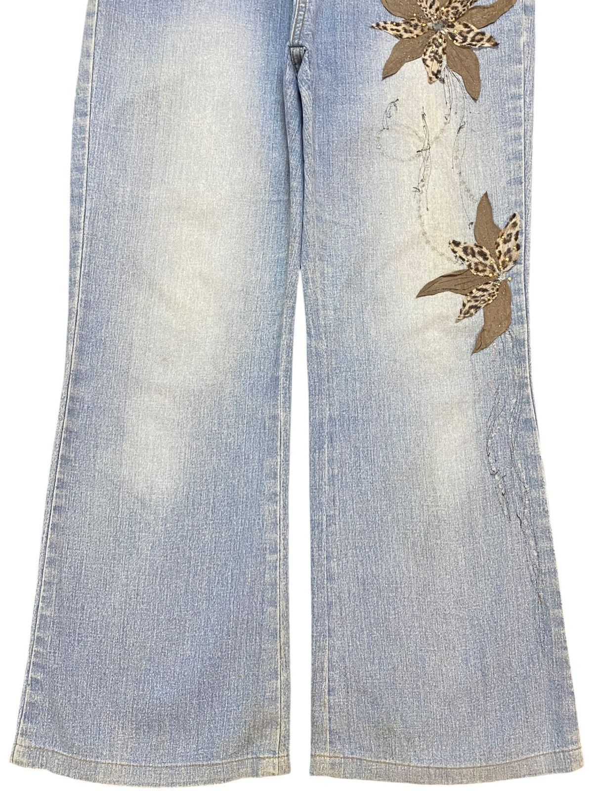 Japanese Brand Vintage Japanese Brands Patched Flare Soft Jeans Size US 29 - 5 Thumbnail