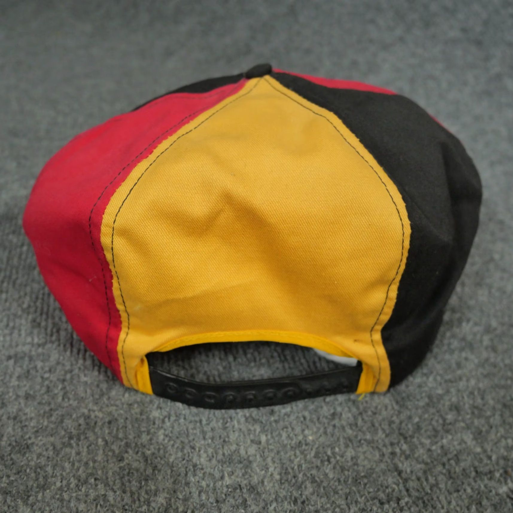 Vintage VINTAGE Germany Hat Cap Adult Red Yellow Black Newsboy Snap Back Newsboy Cap 90s Mens Corduroy Adjustable Red Germany Hat Cap Size ONE SIZE - 7 Thumbnail