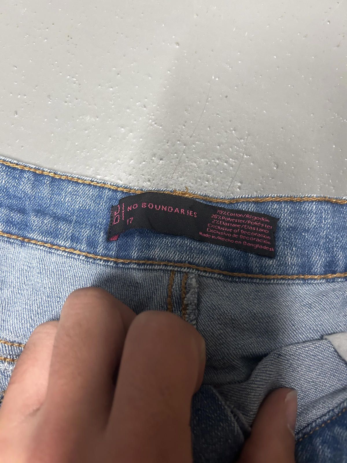 Designer Stylish Distressed Denim Shorts with Floral Embroidery Size 34" / US 12 / IT 48 - 5 Thumbnail