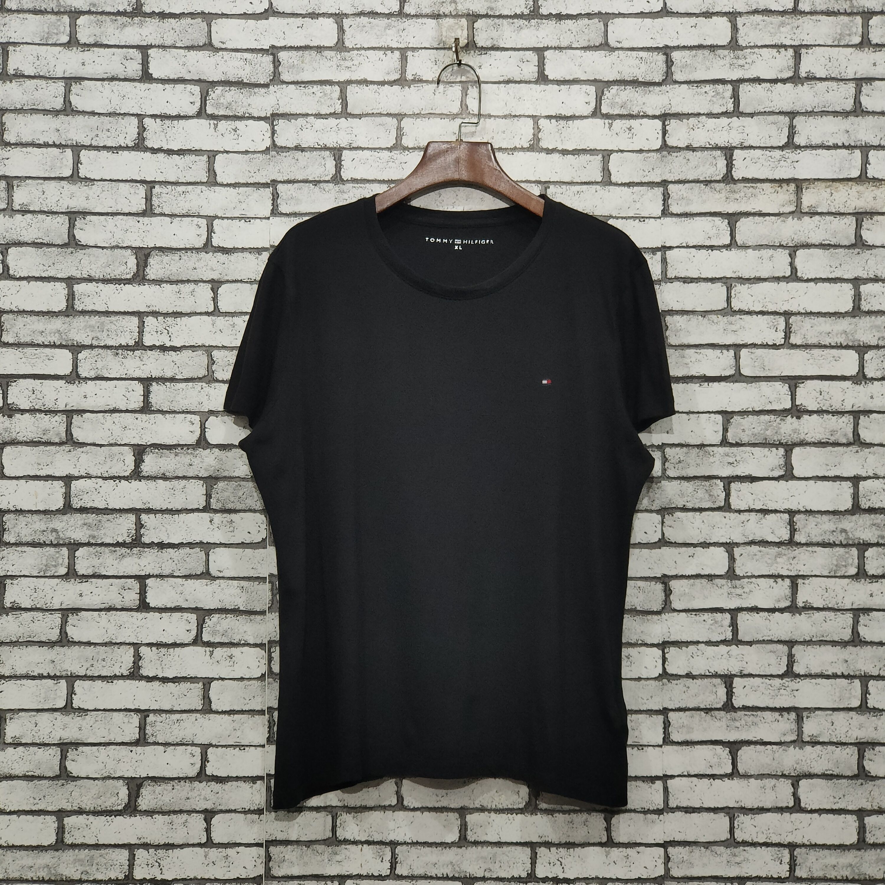 Tommy Hilfiger 🔥Tommy Hilfiger black t-shirt Size US M / EU 48-50 / 2 - 1 Thumbnail