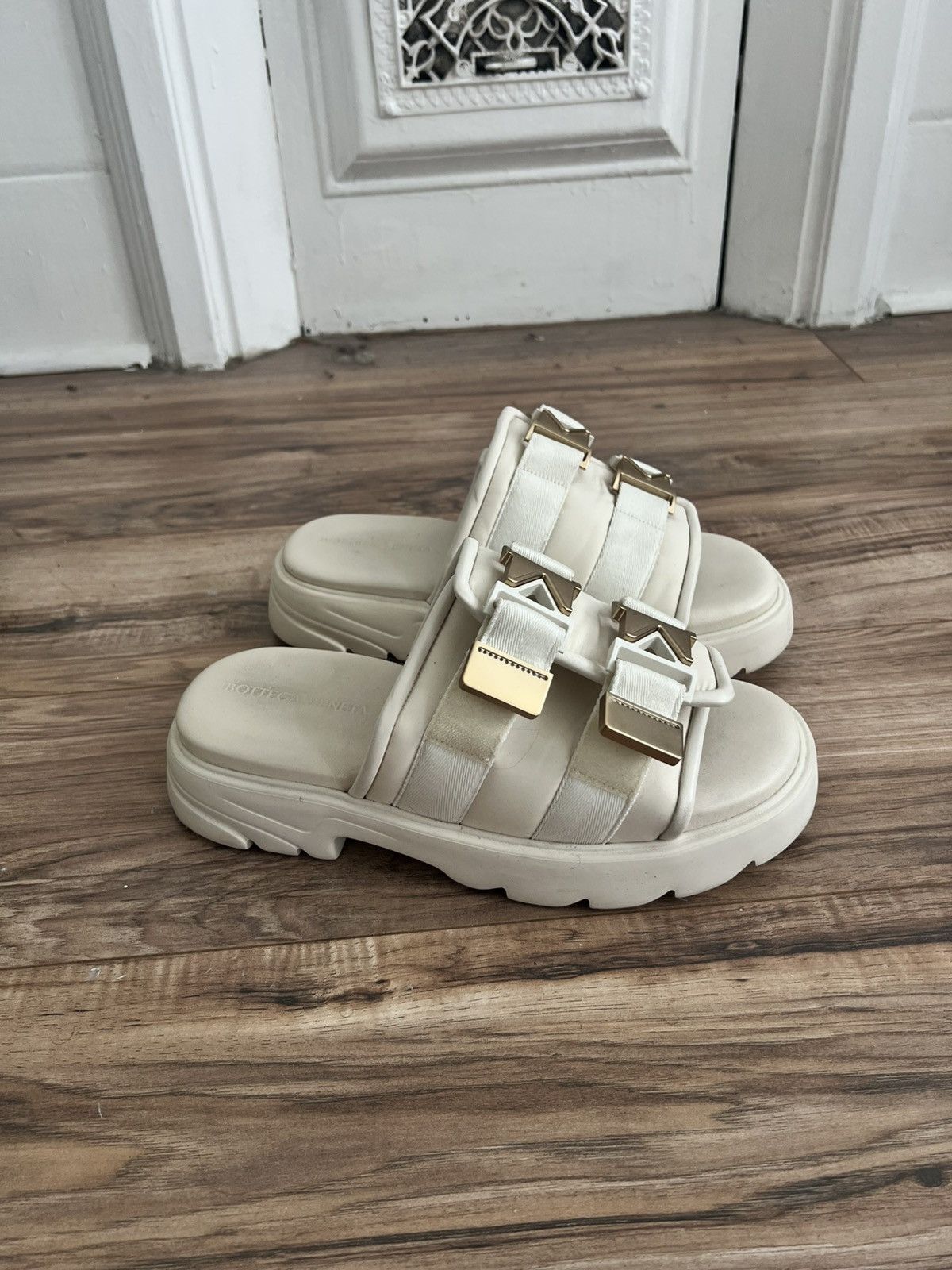 Bottega Veneta Bottega Veneta Flash Leather Strap Sandals - White