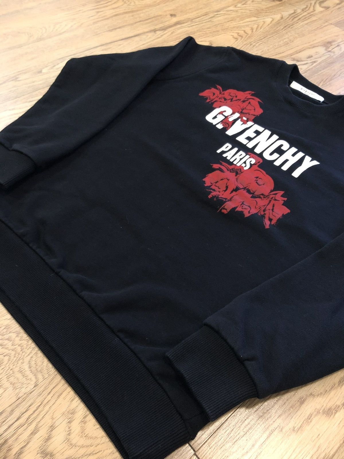 Givenchy Givenchy black roses sweatshirt Size US S / EU 44-46 / 1 - 5 Thumbnail