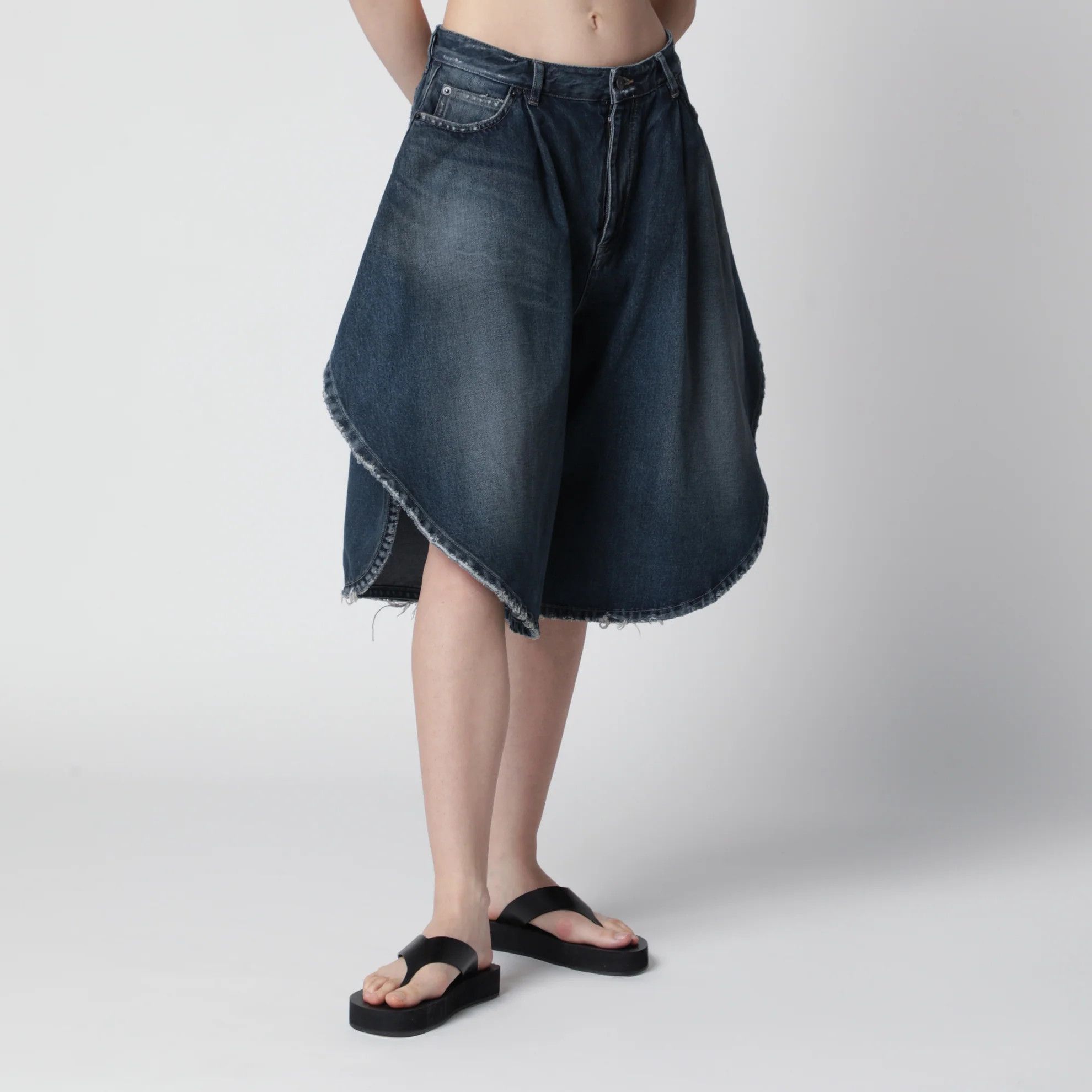 Balenciaga o1d2blof0426 Denim Bermuda Shorts in Dark Blue Size 26" / US 2 / IT 38 - 3 Thumbnail