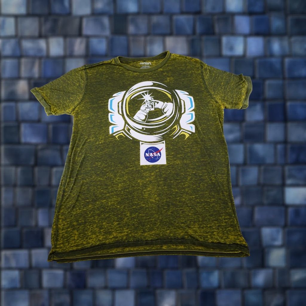 Mad Engine NASA Shirt Mens XL Green Astronaut Space Graphic Tee Mad Engine Size US XL / EU 56 / 4 - 1 Thumbnail