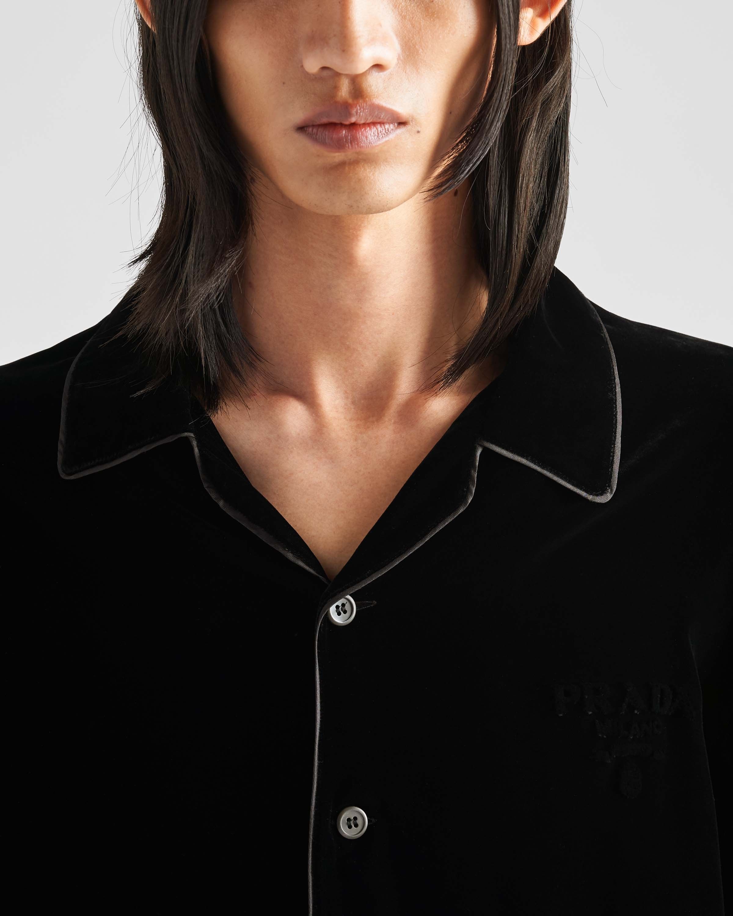 Prada o1la1rc1a0925 Velvet Shirt in Black Size US S / EU 44-46 / 1 - 4 Thumbnail