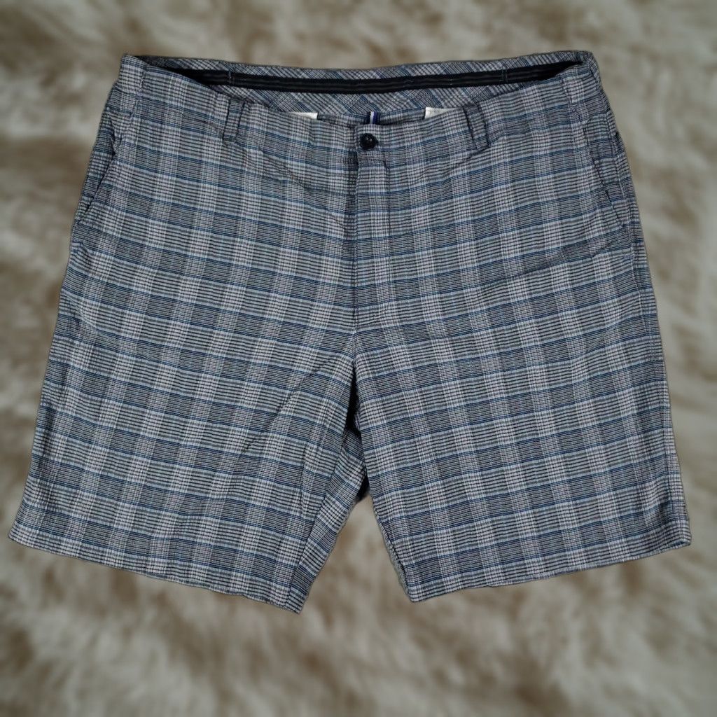 Tommy Bahama VINTAGE Tommy Bahama Men's Shorts Size 40 Gray Plaid Chino Flat Front Casual Size US 40 / EU 56 - 1 Thumbnail