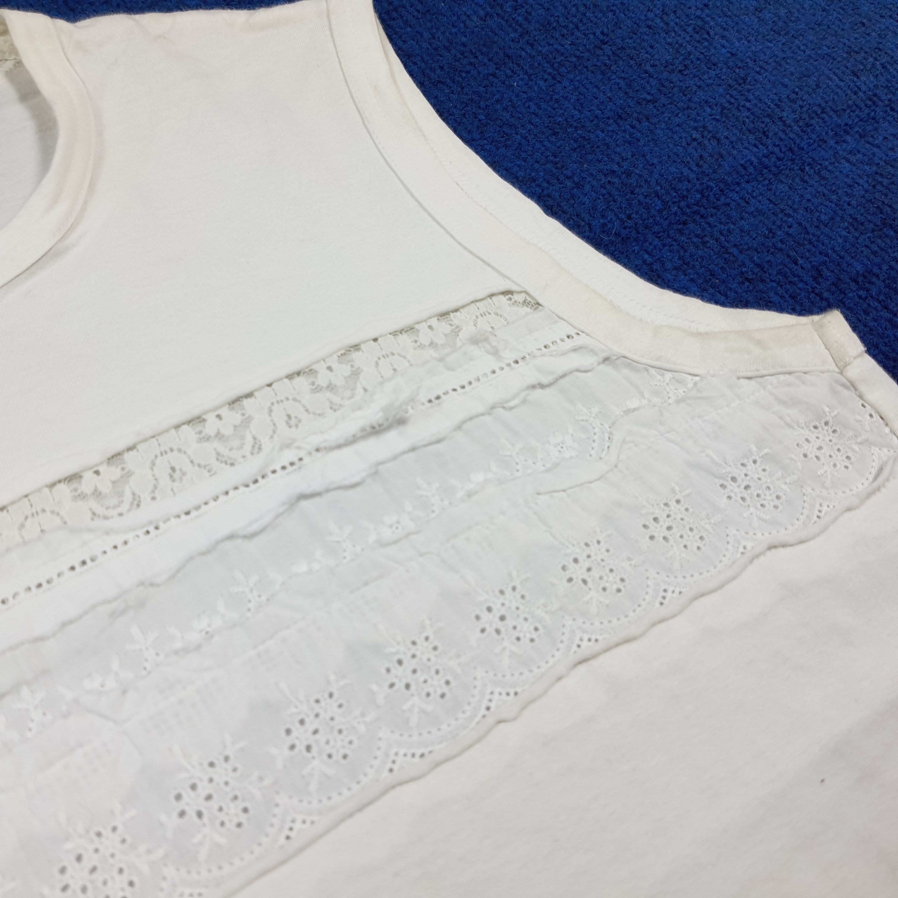 Tricot Comme des Garcons Vintage 2005 tricot COMME des GARCONS Lace Trim Tank Top Size S / US 4 / IT 40 - 6 Thumbnail
