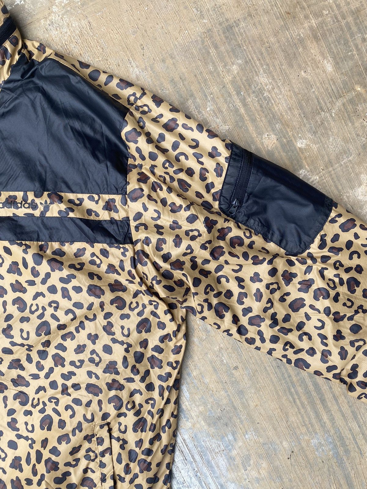 Adidas Adidas Leopard Big logo Like Jeremy Scoot Style Size US L / EU 52-54 / 3 - 7 Thumbnail
