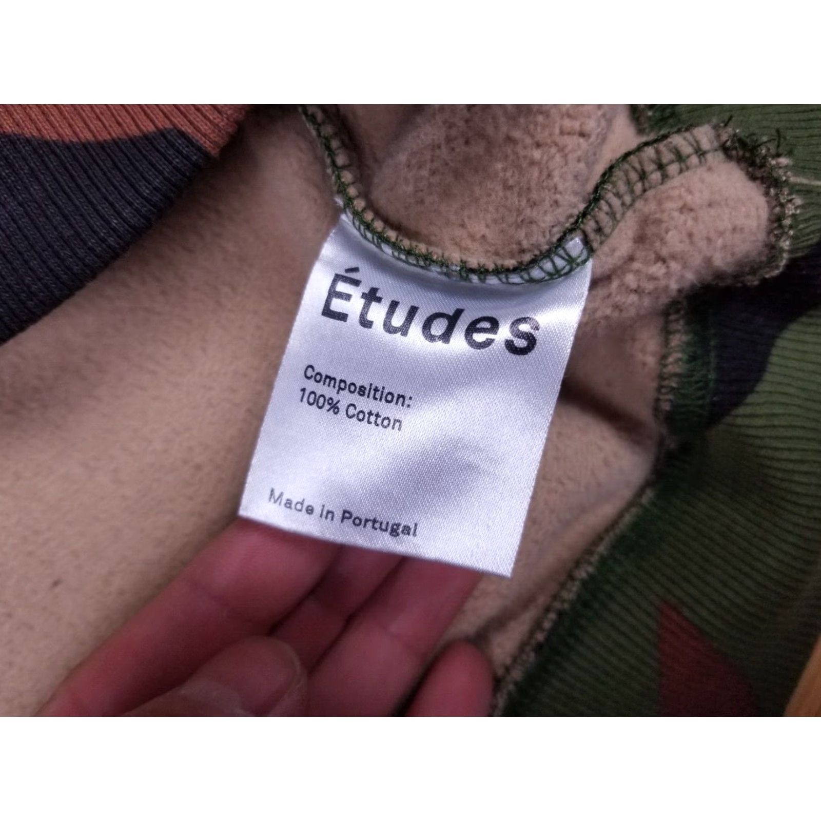 Vintage ETUDES CAMOUFLAGE HOODIE SWEATSHIRT MEN'S MEDIUM MINTY Camouflage Pattern Pullover Lined Cross Shoulder 20 INCH 24 INCH Size M Mens Hoodie Sweatshirt Size US M / EU 48-50 / 2 - 6 Thumbnail