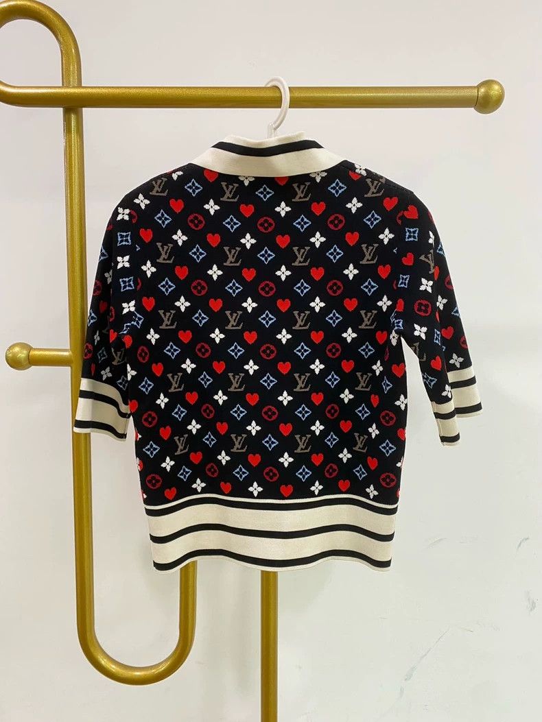 Louis Vuitton Louis Vuitton Full logo printed knit short sleeves Size S / US 4 / IT 40 - 2 Thumbnail
