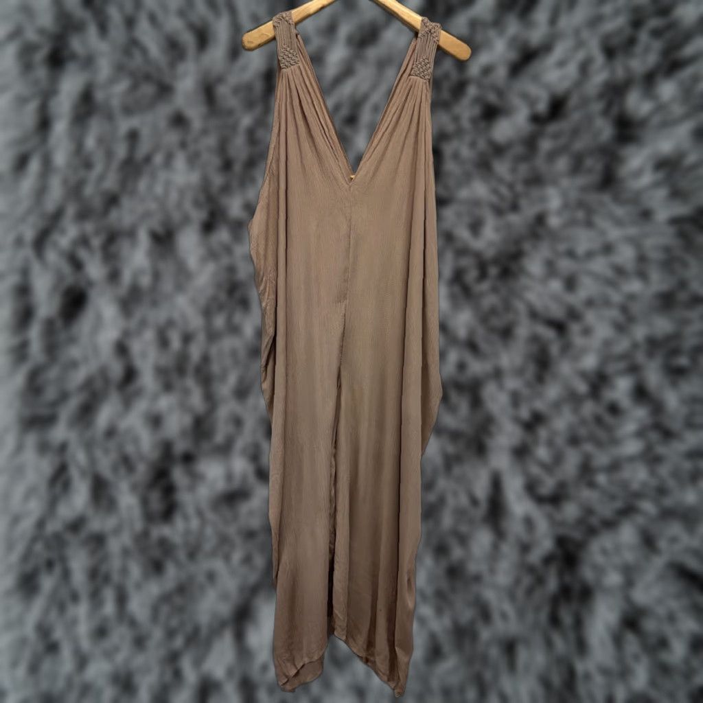 Free People VINTAGE? No. But: Free People One Piece Jumpsuit Romper XS Taupe Crinkle Wide-Leg Oversized Sleeveless Pullover Women’s Regular Fit Size 26" / US 2 / IT 38 - 1 Thumbnail