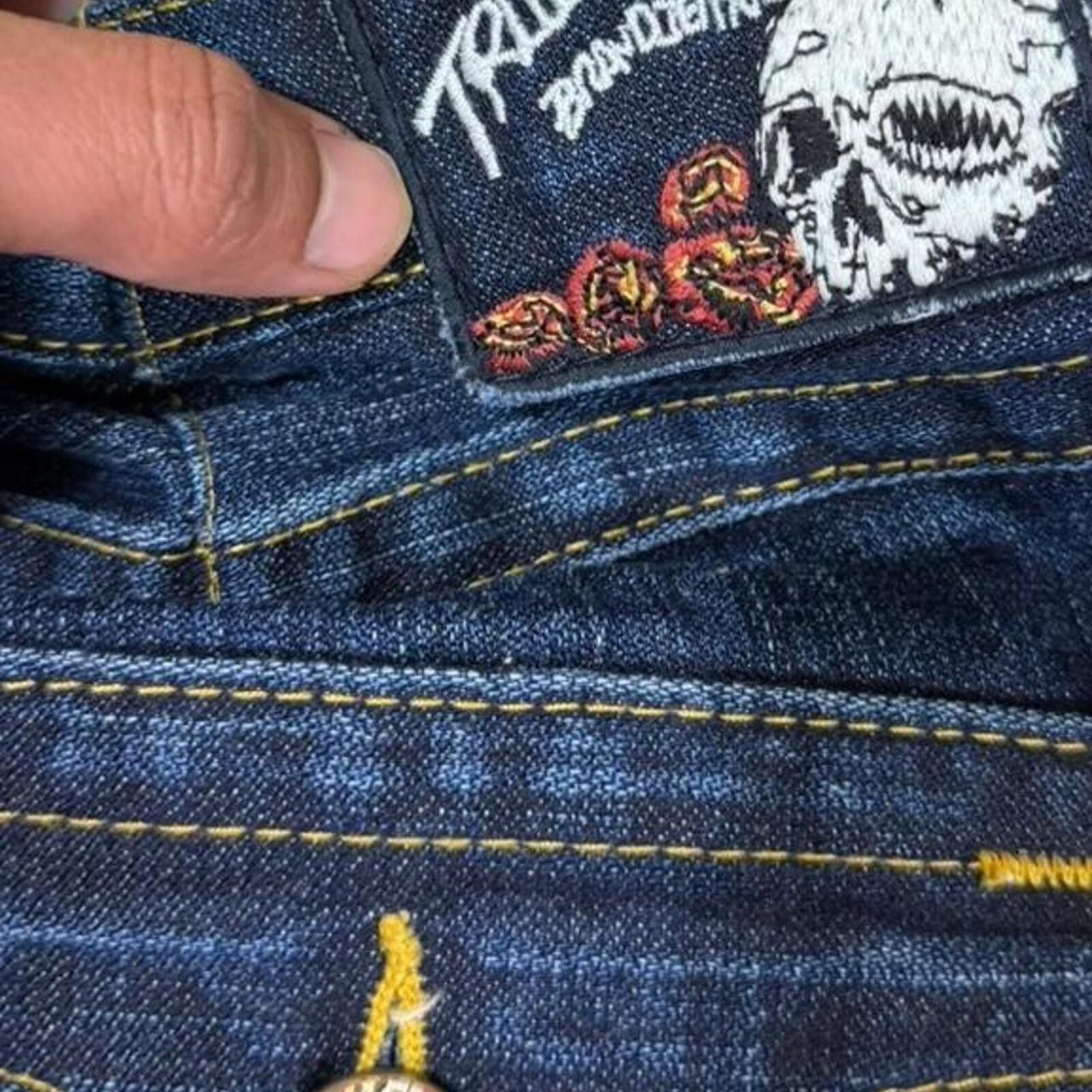 True Religion Rare skull back tag True religion denim jeans Size US 33 - 3 Thumbnail