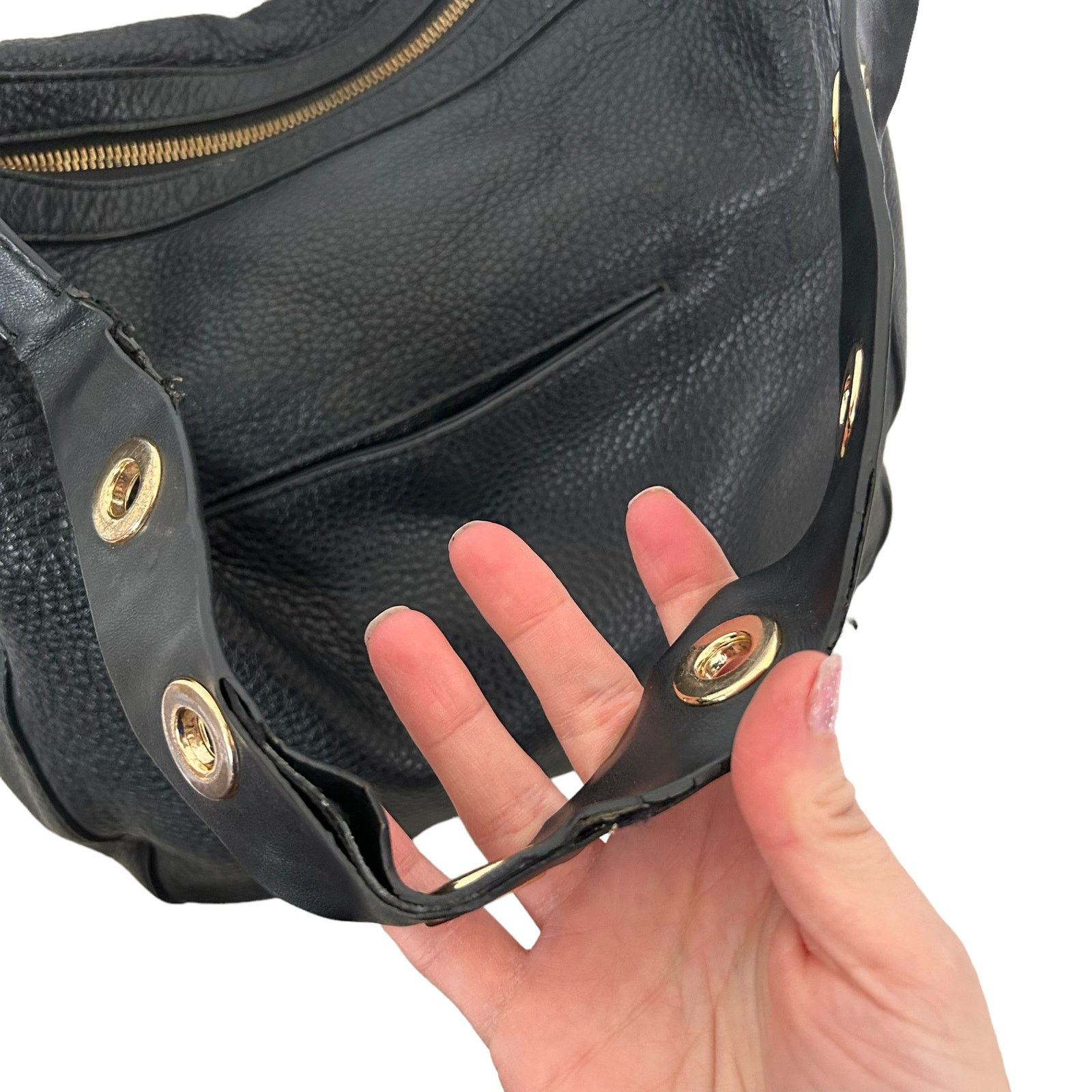 Michael Kors Michael Kors Black Leather Shoulder Bag Grommet Strap Size ONE SIZE - 7 Thumbnail