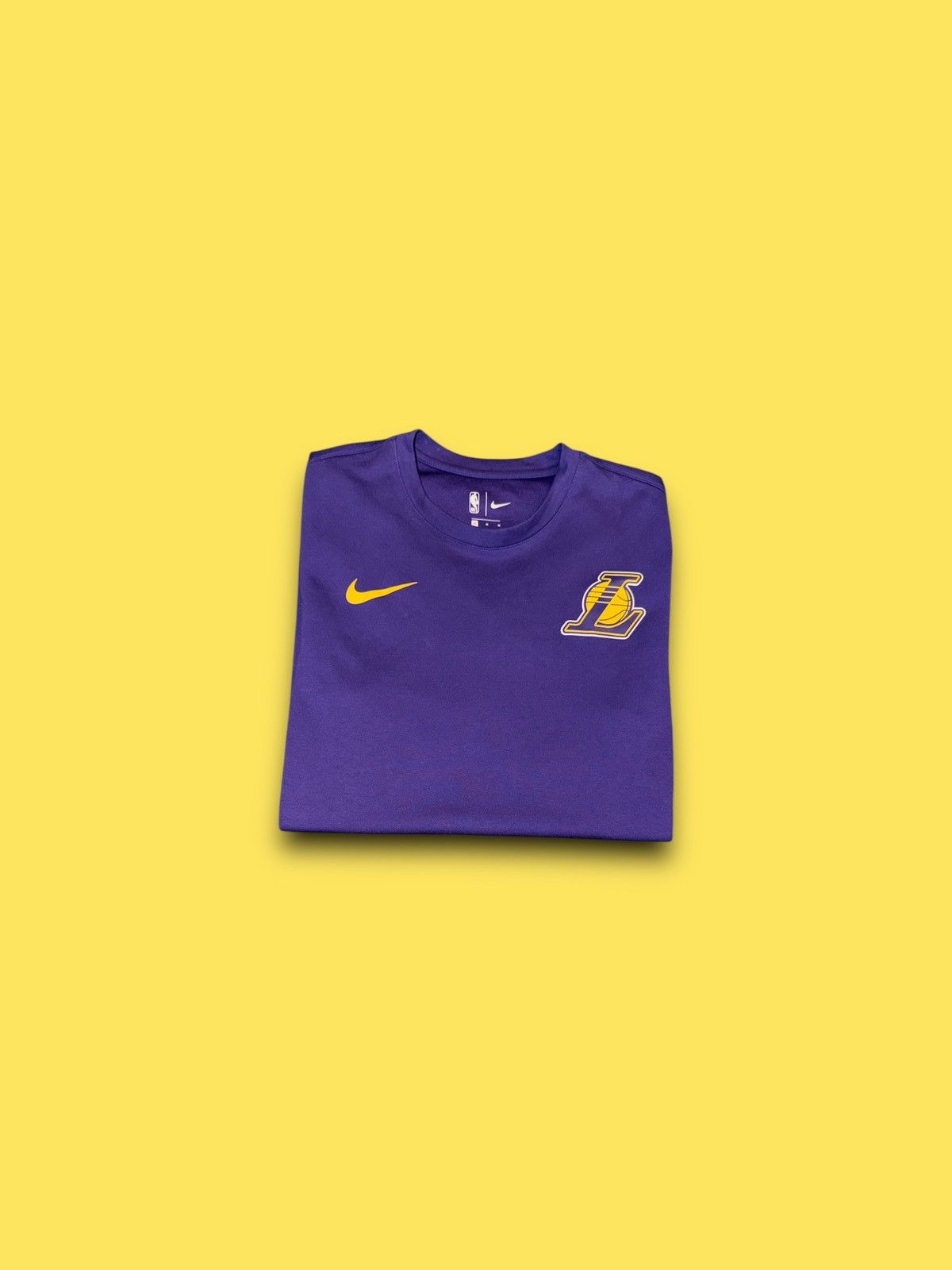 Nike Los Angeles Lakers Shirt Mens Medium Purple Pre-Game Size US M / EU 48-50 / 2 - 1 Thumbnail