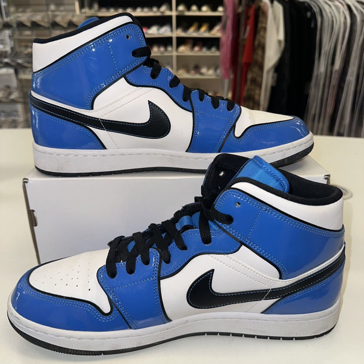 Jordan Brand Size 11.5 - Air Jordan 1 SE Mid Signal Blue - DD6834-402 Size US 11.5 / EU 44-45 - 2 Thumbnail