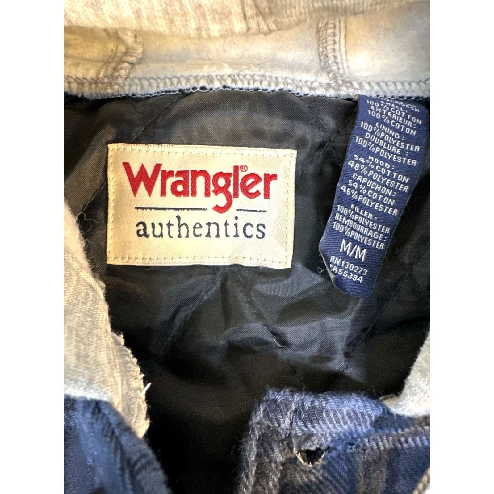 Wrangler VINTAGE? No. Wrangler Authentics Men's Plaid Flannel Quilt Lined Hooded Button Shirt Medium Size US M / EU 48-50 / 2 - 3 Thumbnail