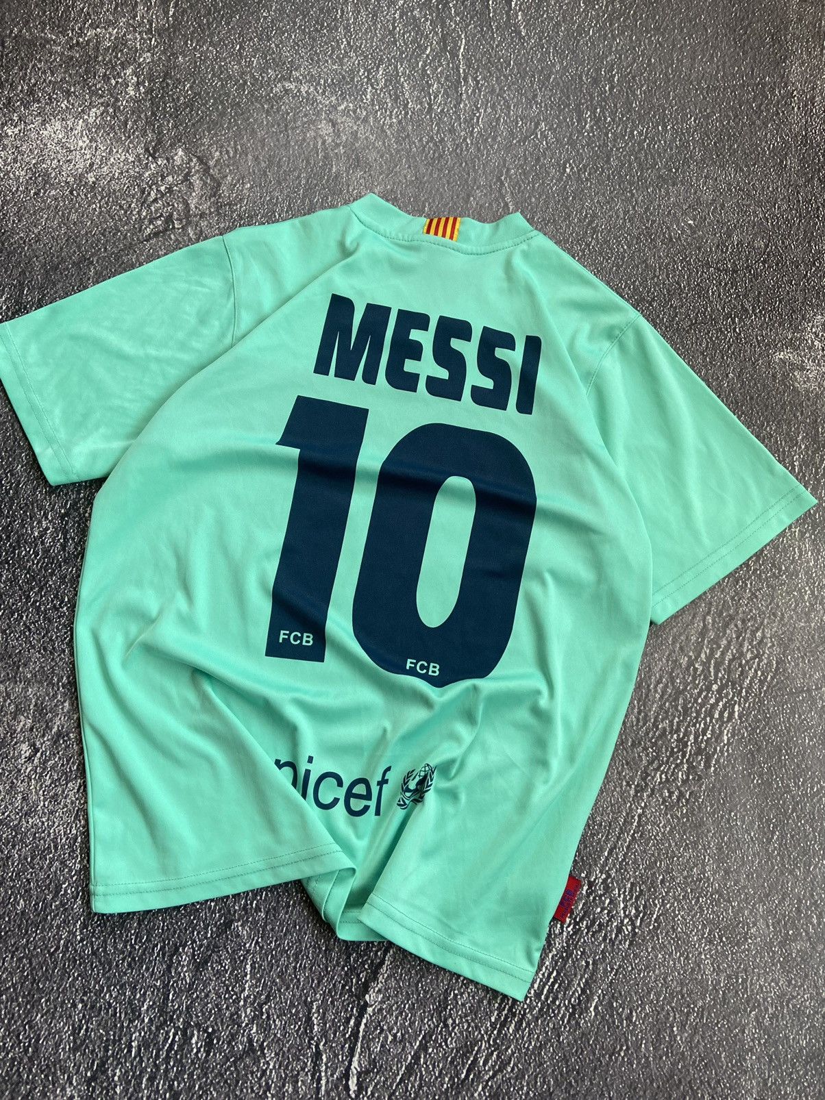 Vintage Vintage Barcelona Messi 10 jersey Size US S / EU 44-46 / 1 - 1 Thumbnail