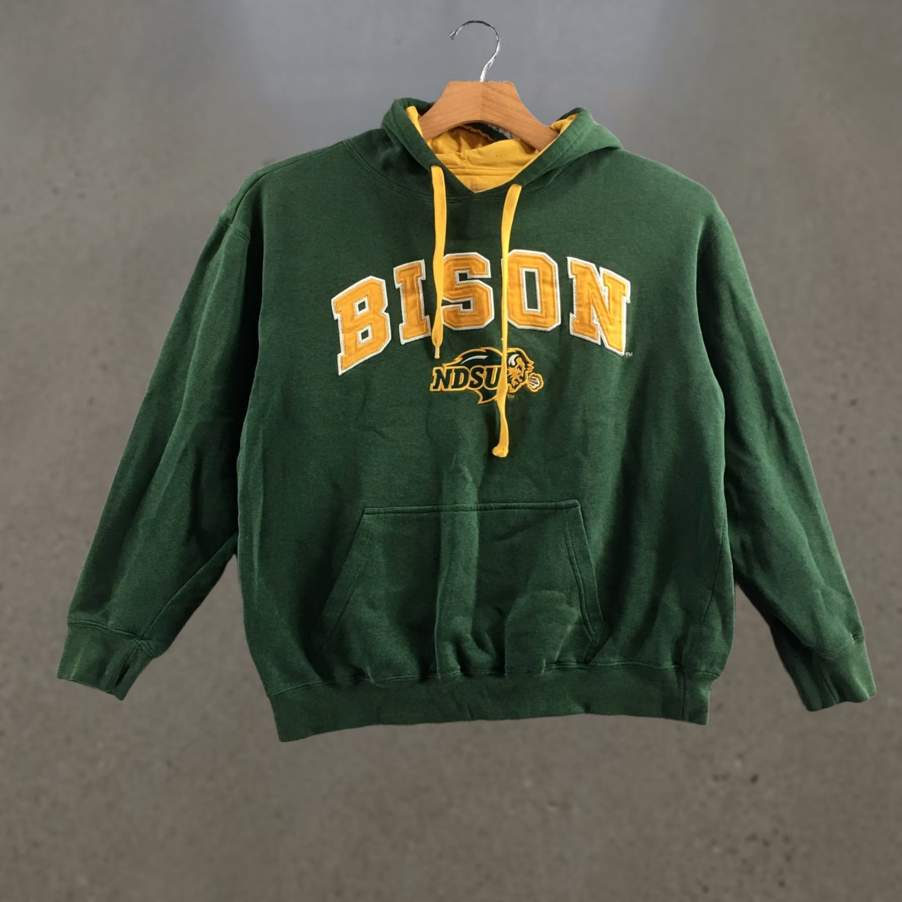 Vintage NDSU Bison Sweatshirt Mens Large Green Yellow Pullover Hooded BISON Applique Size US L / EU 52-54 / 3 - 1 Thumbnail