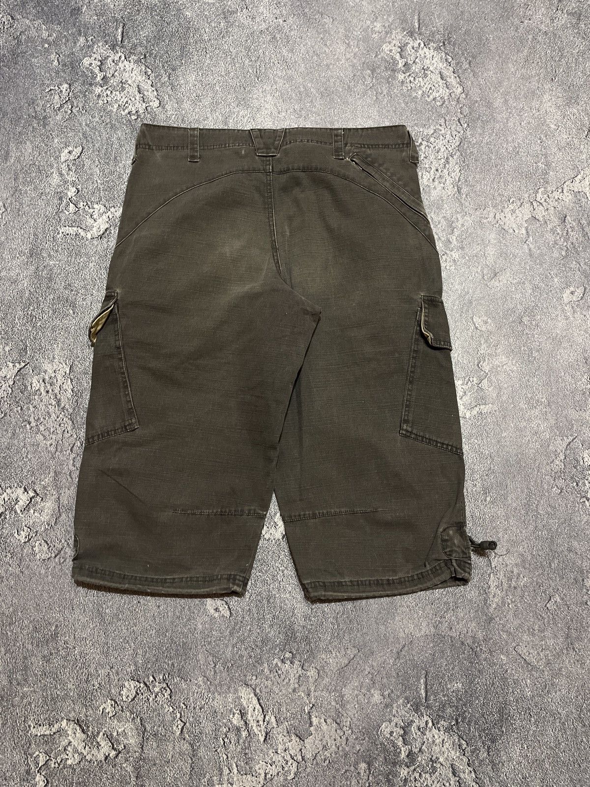 Japanese Brand × Vintage Vintage Y2K Nike Cargo Long Shorts Japanese Style Size US 34 / EU 50 - 2 Thumbnail