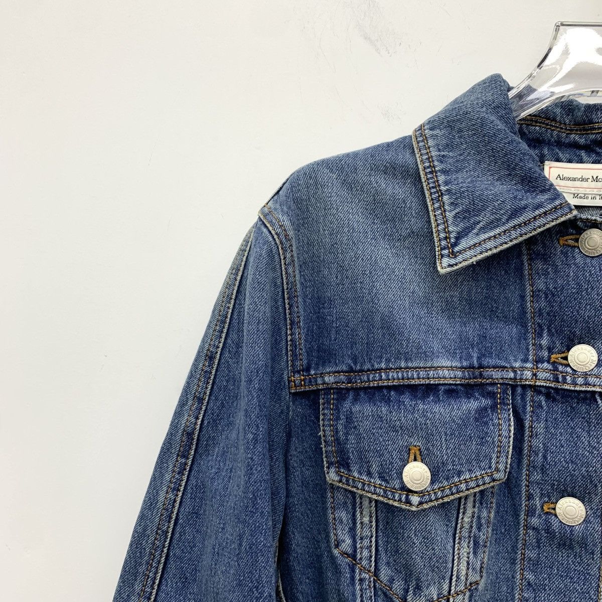 Alexander McQueen Alexander McQueen Navy Lapel Single Breasted Denim Jacket Size S / US 4 / IT 40 - 3 Thumbnail