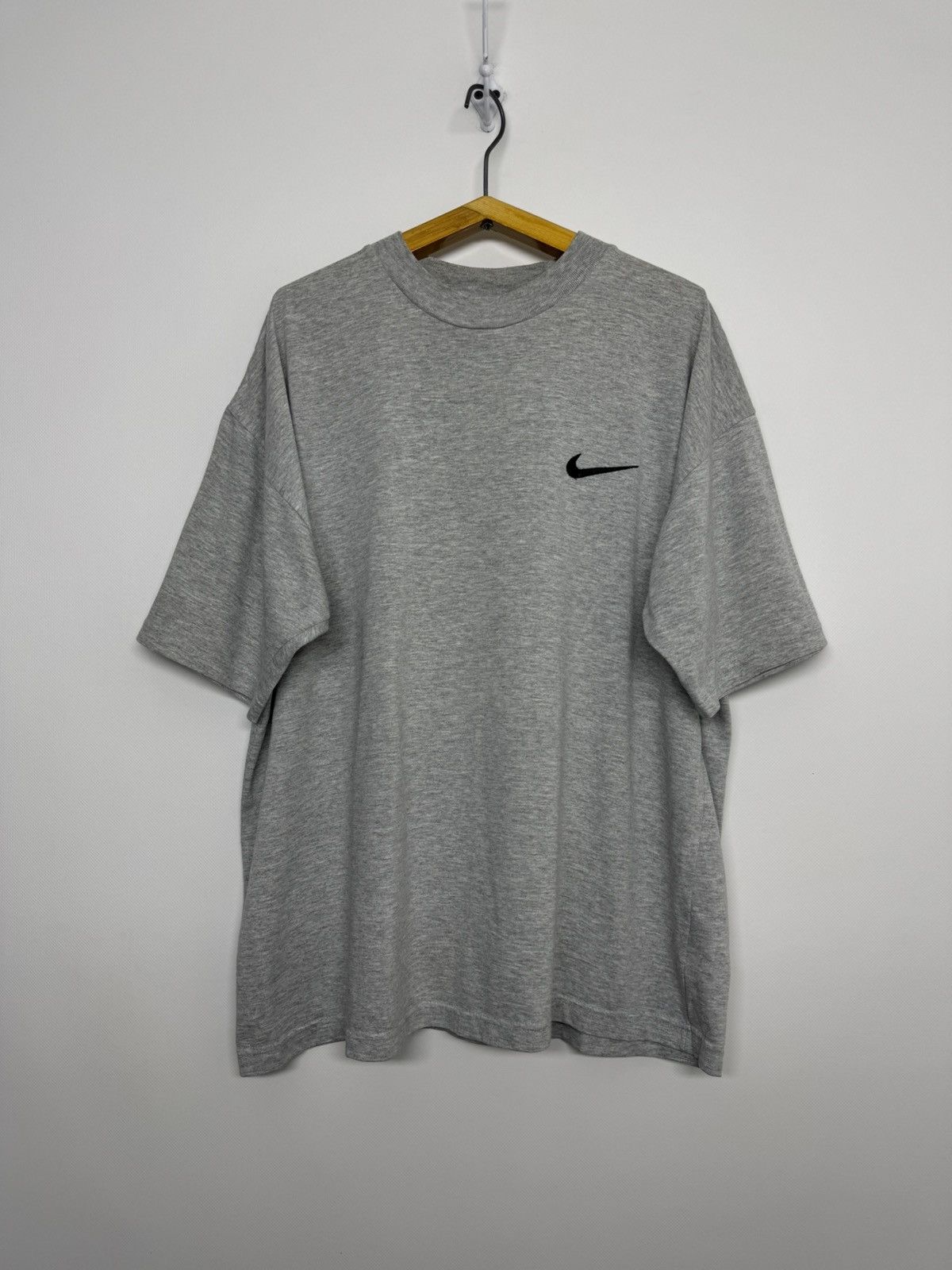 Nike Vintage Y2K Nike Small Swoosh Logo T Shirt 00’s Size US M / EU 48-50 / 2 - 1 Thumbnail
