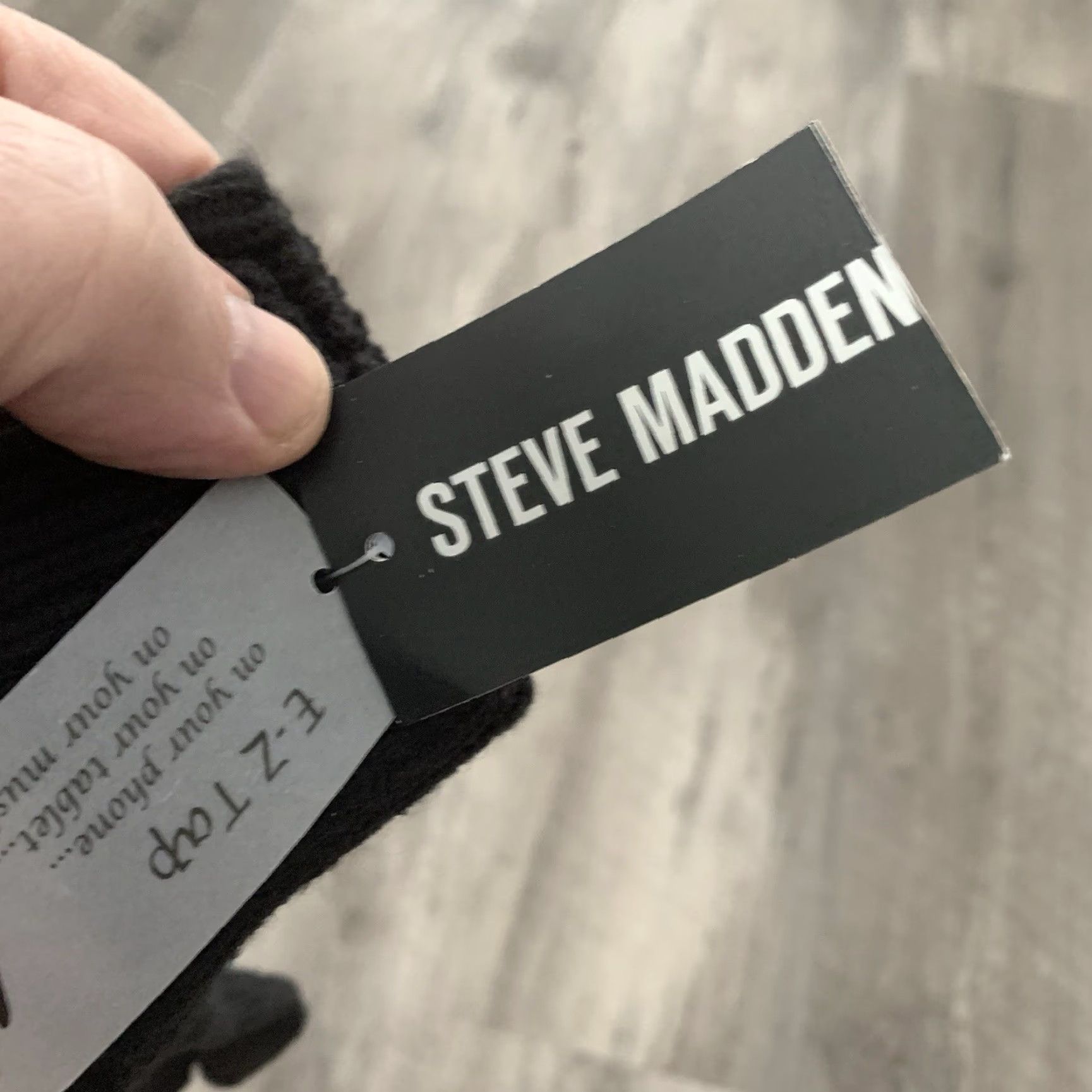 Steve Madden Steve Madden Gloves Womens One Size Black Zigzag EZ Tap Touchscreen NEW Macys Size ONE SIZE - 2 Thumbnail