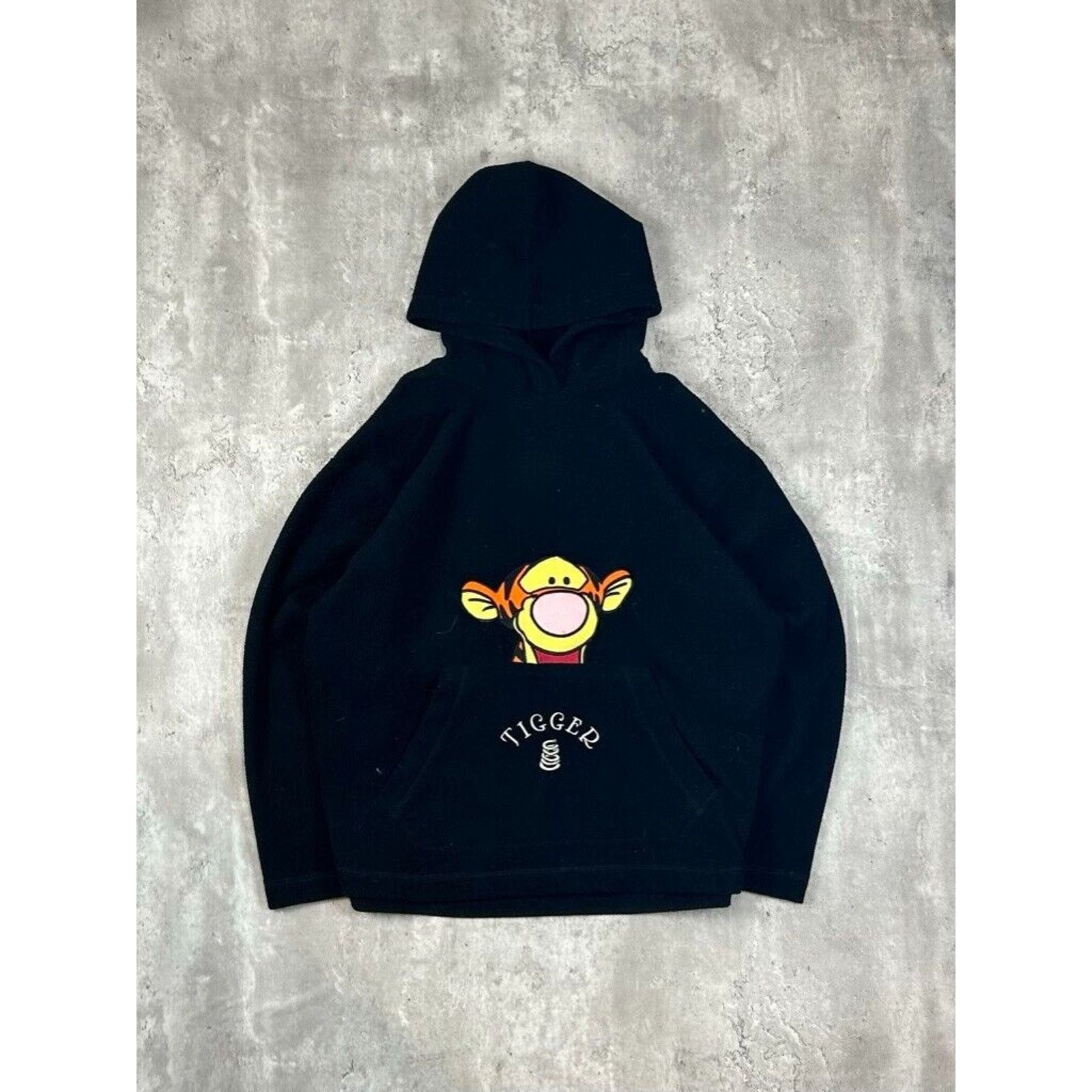 Vintage Vintage Disney Winnie The Pooh Tigger Sweatshirt Size Large Size US L / EU 52-54 / 3 - 1 Thumbnail