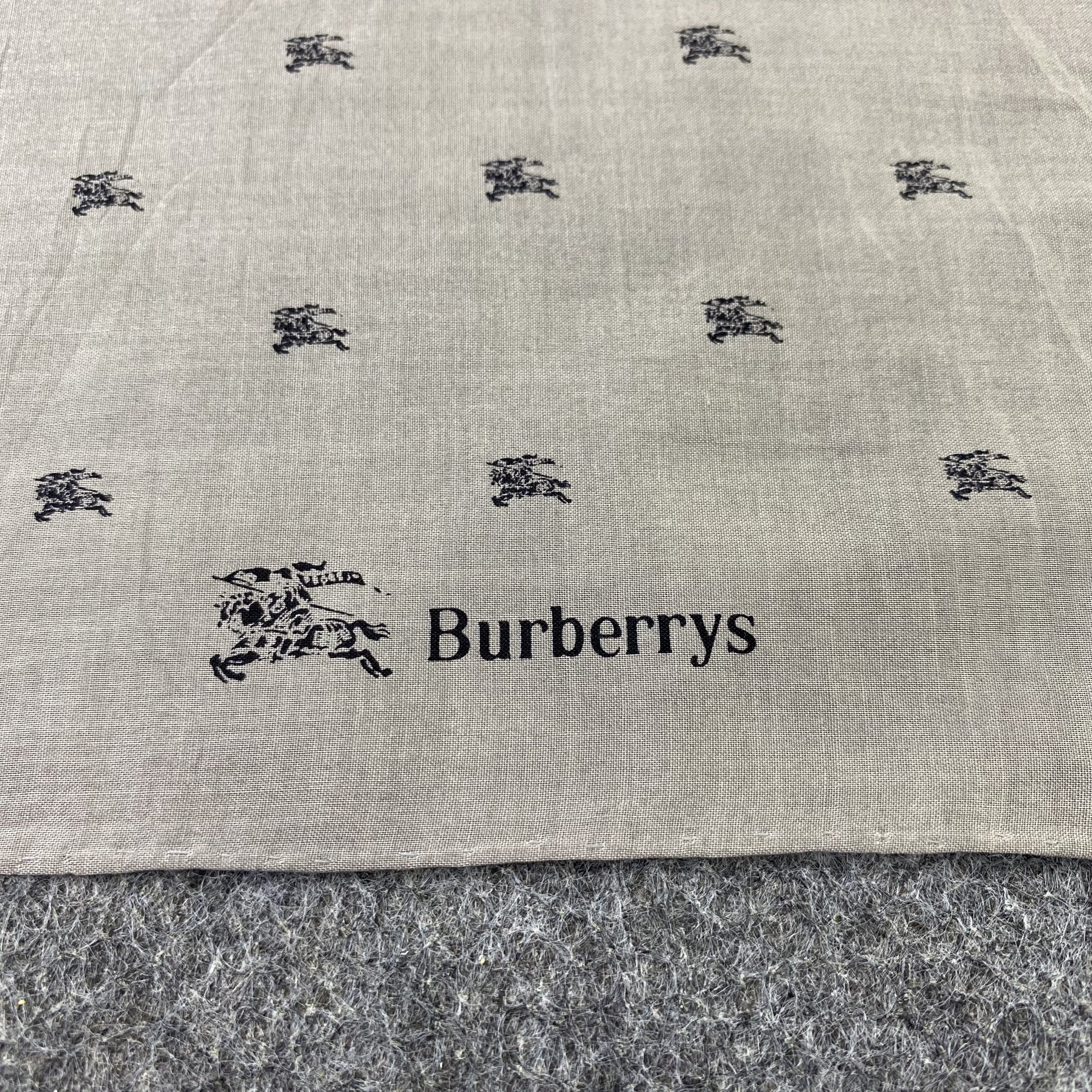 Burberry Vintage Burberrys Handkerchief / Bandana / Neckerchief-B2139 Size ONE SIZE - 7 Thumbnail