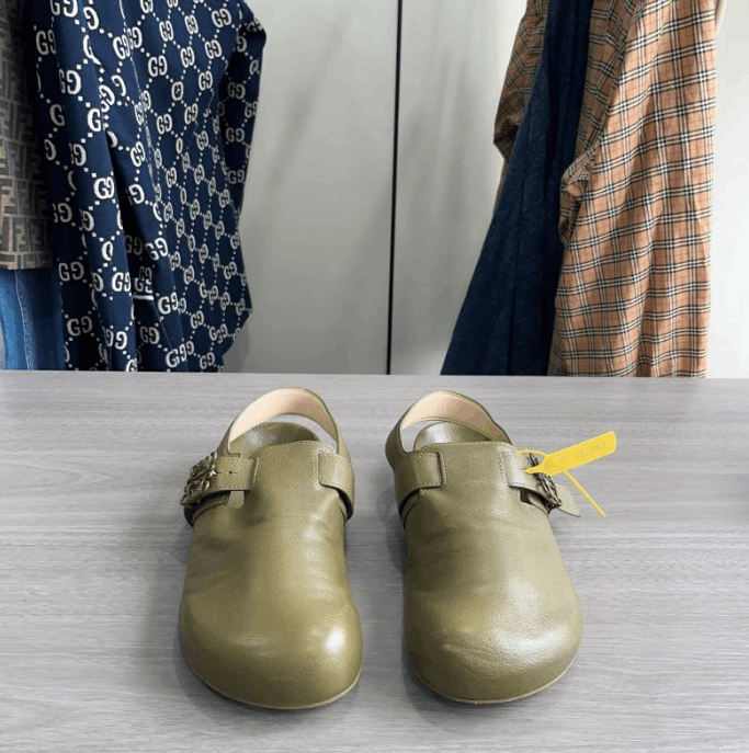 Loewe Loewe Men's Leather Round Toe Casual Shoes Size US 10 / EU 43 - 2 Thumbnail