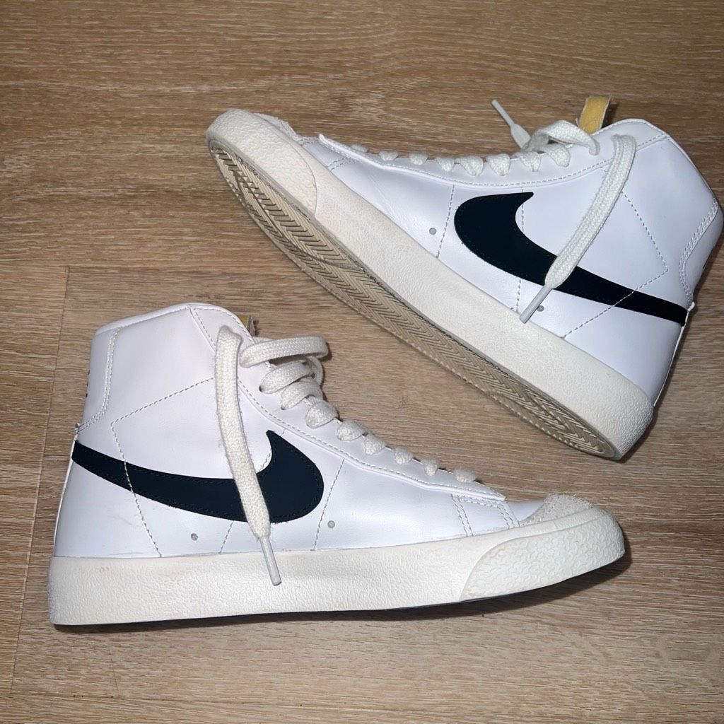 Nike Nike Blazer Mid 77 High-Top Sneaker Classic Black White Leather Suede Women's 6 Size US 6 / IT 36 - 8 Thumbnail
