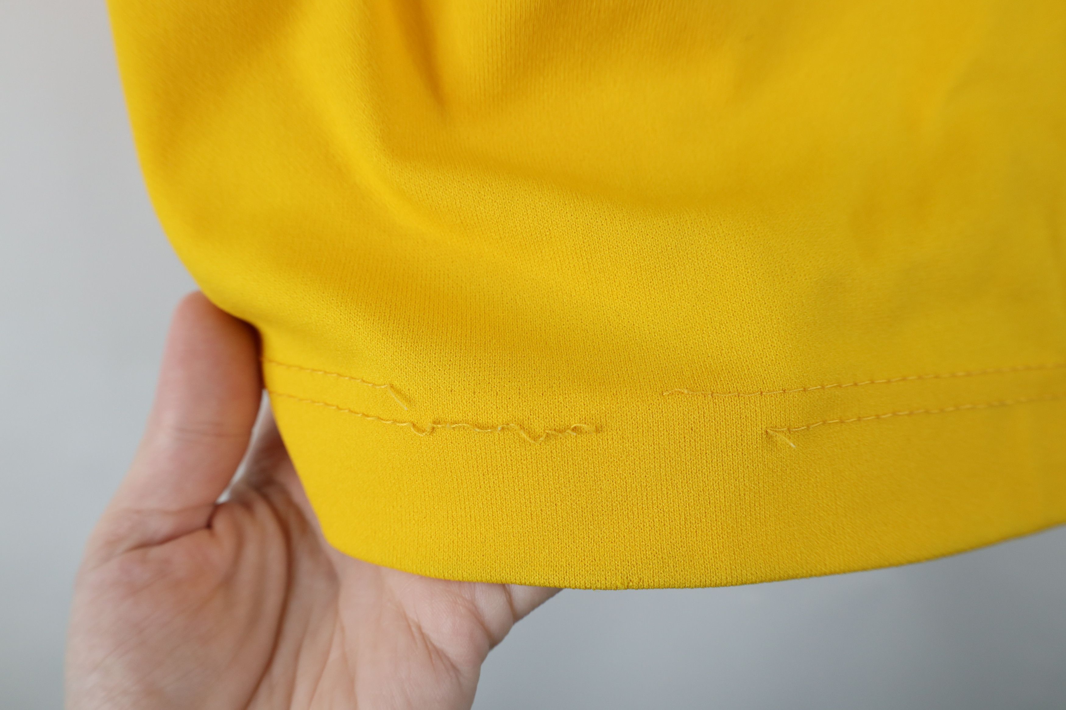Champion Vintage 70s Champion V-Neck Durene Jersey T-Shirt Yellow USA Size XL / US 12-14 / IT 48-50 - 8 Thumbnail