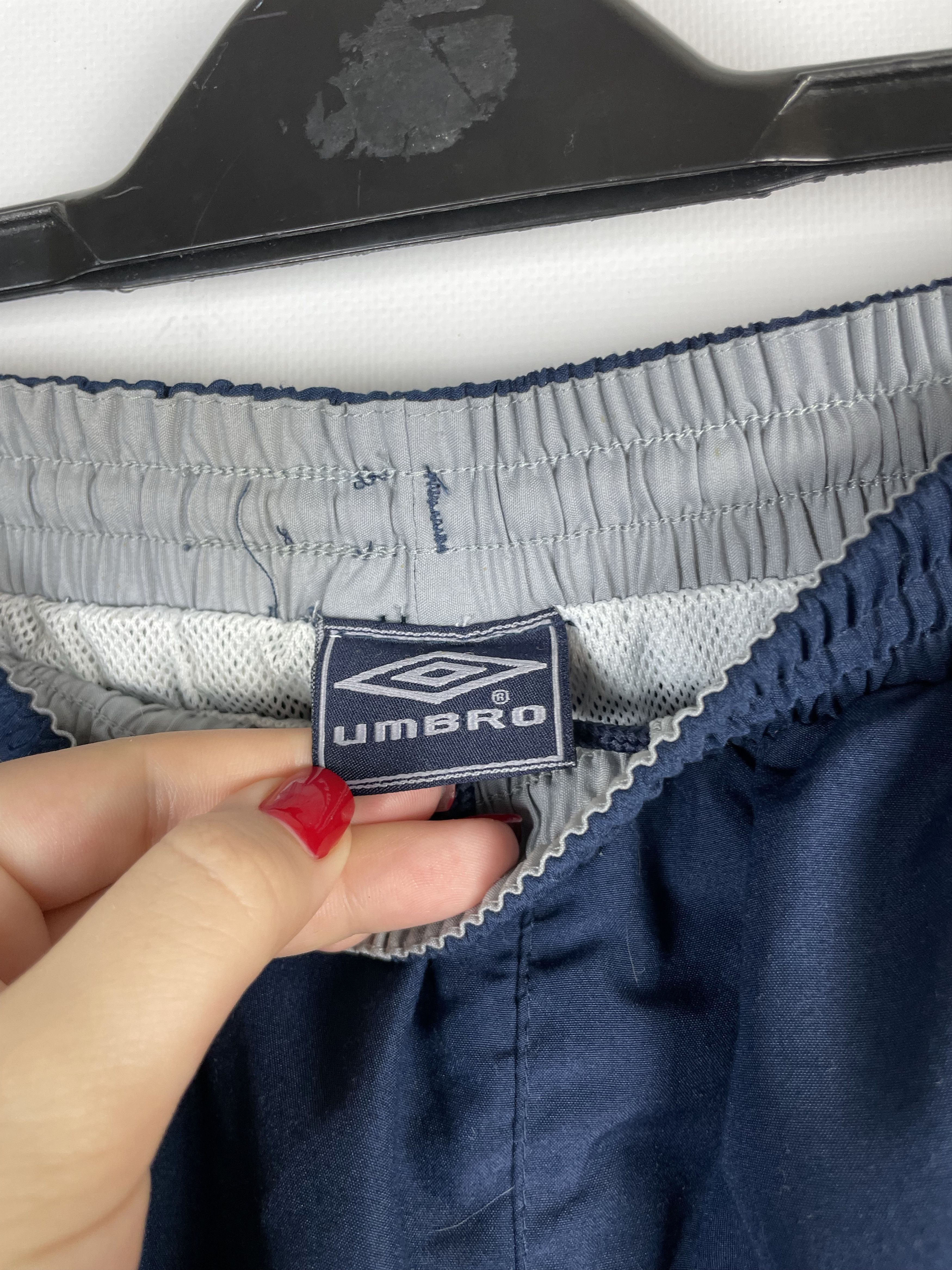 Umbro Umbro navy nylon track pants vintage baggy Size US 32 / EU 48 - 7 Thumbnail