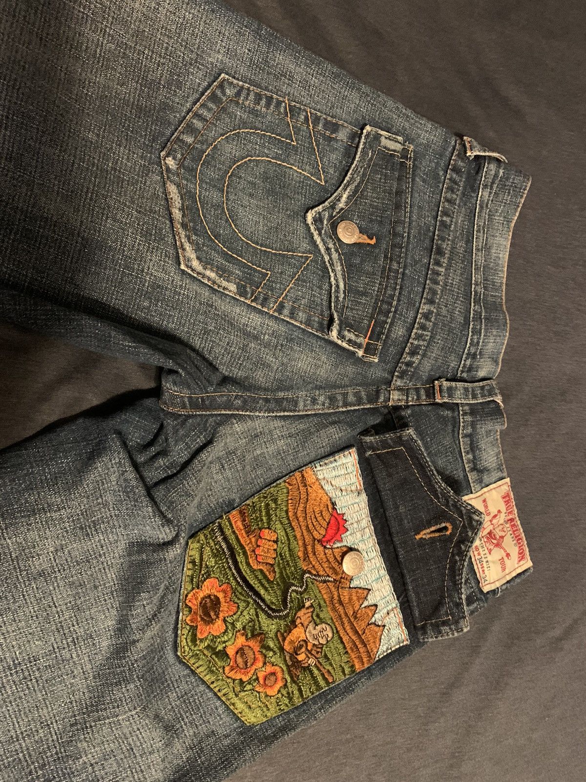 True Religion True Religion Buddha Embroidery Jeans Size US 33 - 2 Thumbnail