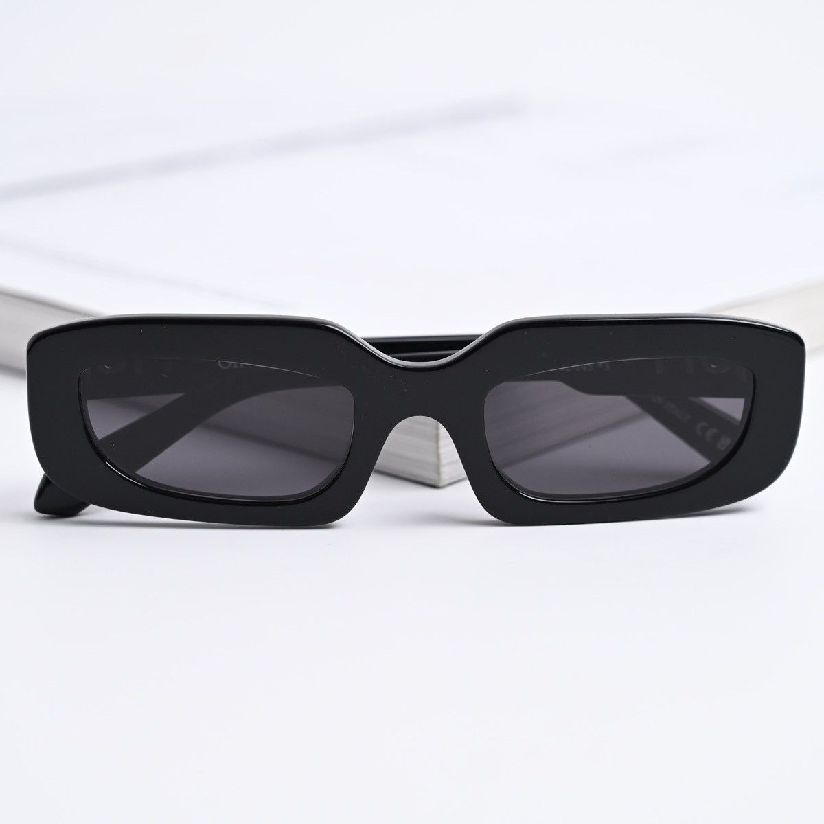 Off-White OFF WHITE RENTON SUNGLASSES Size ONE SIZE - 9 Thumbnail