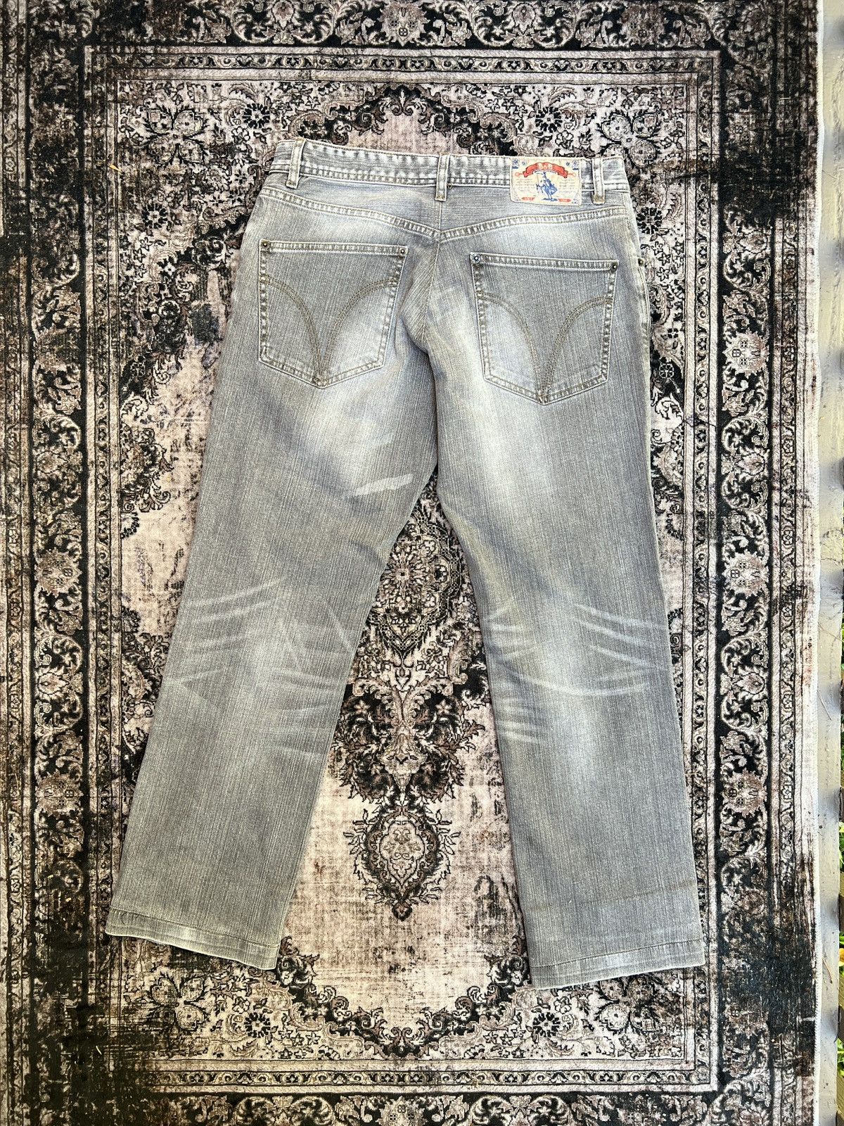 Designer × Dolce & Gabbana Dolce & Gabbana Light Gray Denim Dostressed Jeans (34W/34L) Size US 34 / EU 50 - 2 Thumbnail