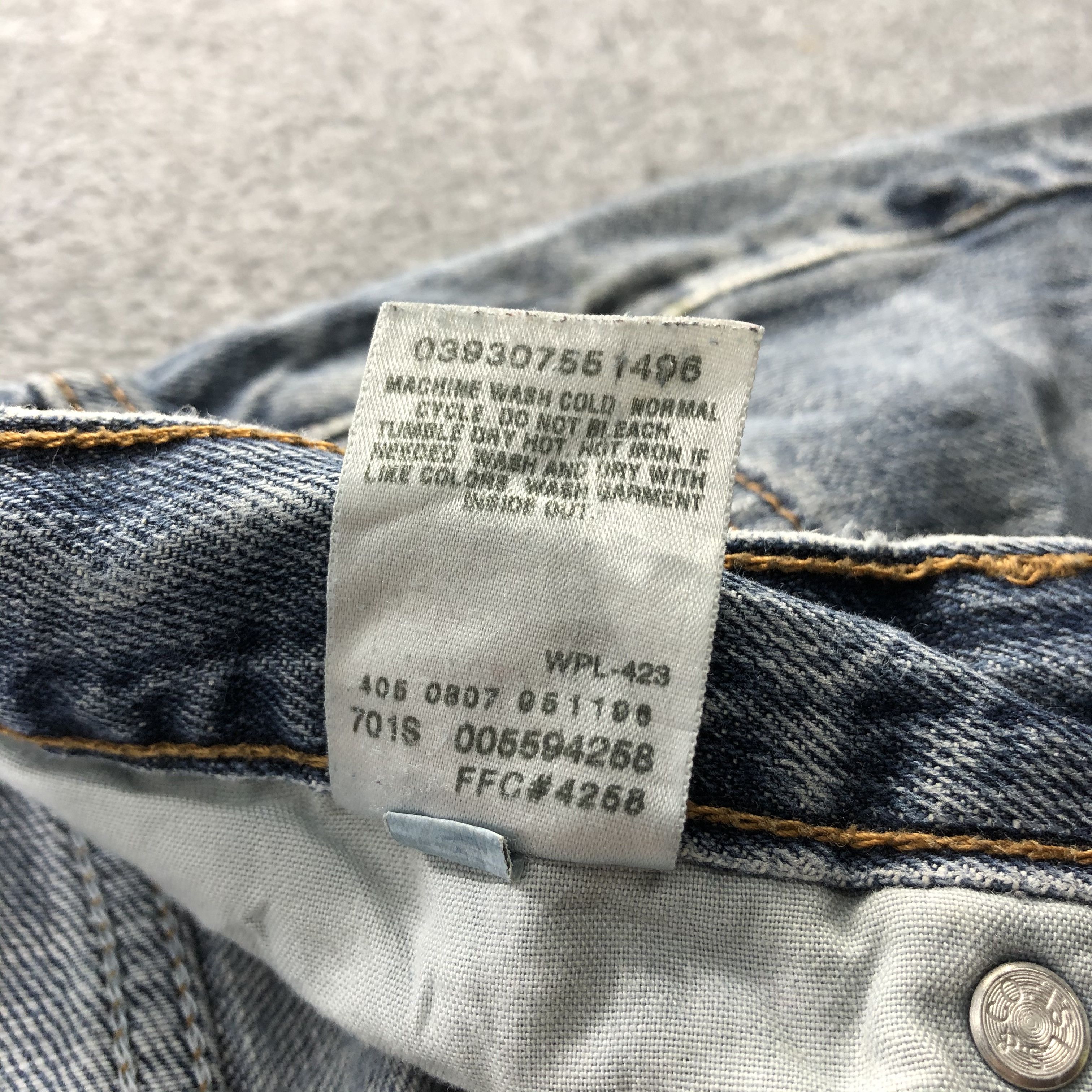 Levi's Vintage Light Wash Levis 559 Jeans-J1240 Size US 37 - 12 Thumbnail