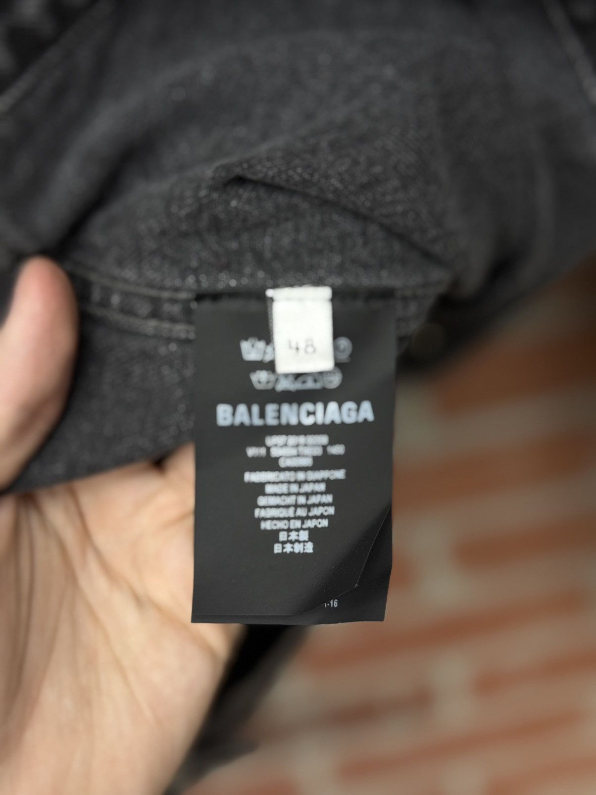 Balenciaga Balenciaga Black/Red Logo Denim Jean Jacket $1400 Size (50) Size US M / EU 48-50 / 2 - 17 Thumbnail