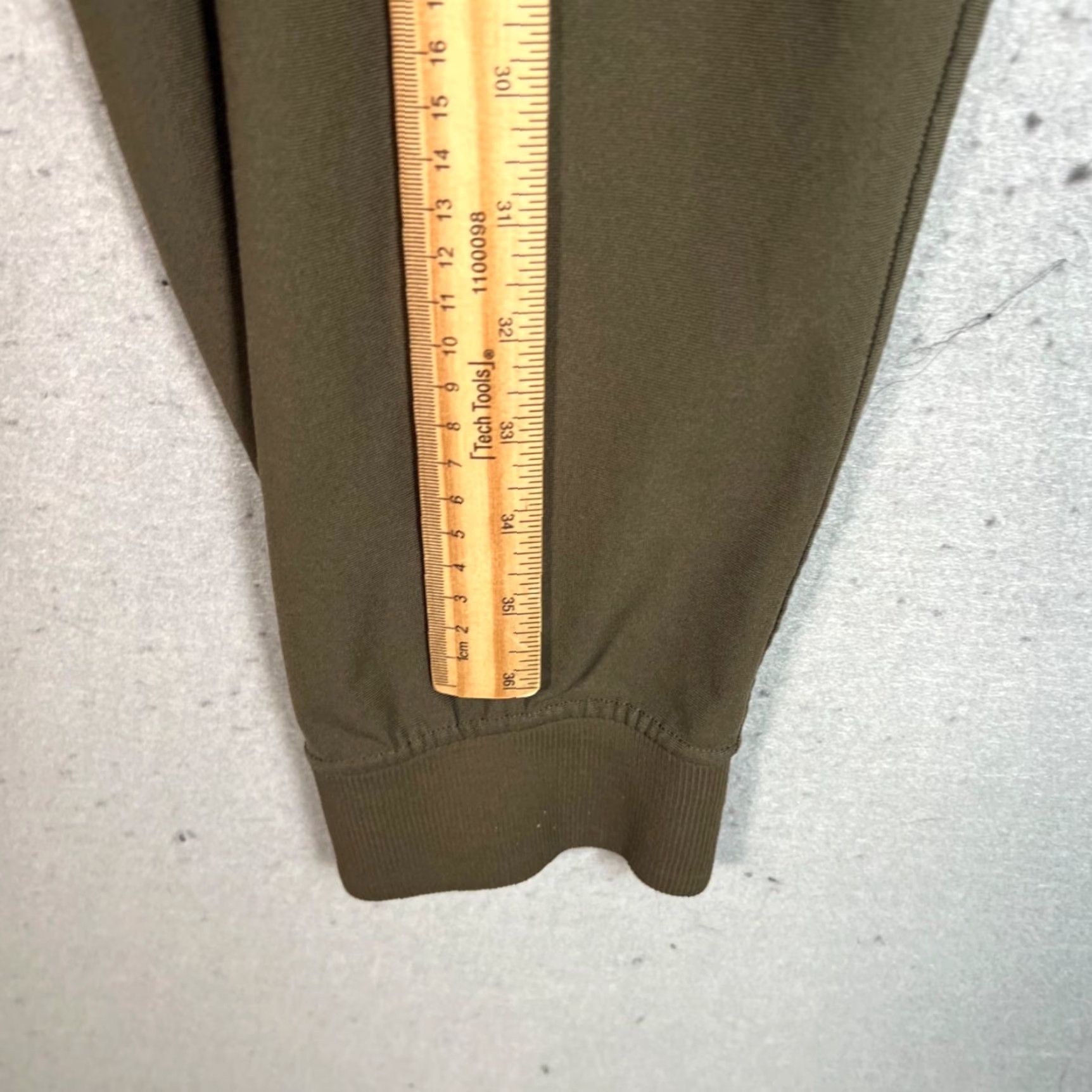 Lululemon Lululemon Mens Medium Olive Green Jogger Athletic Pants Drawstring, Tapered, 29in Inseam, Logo, Flat Front, Polyester, Regular, Active, Pants, Men Size US 31 - 5 Thumbnail