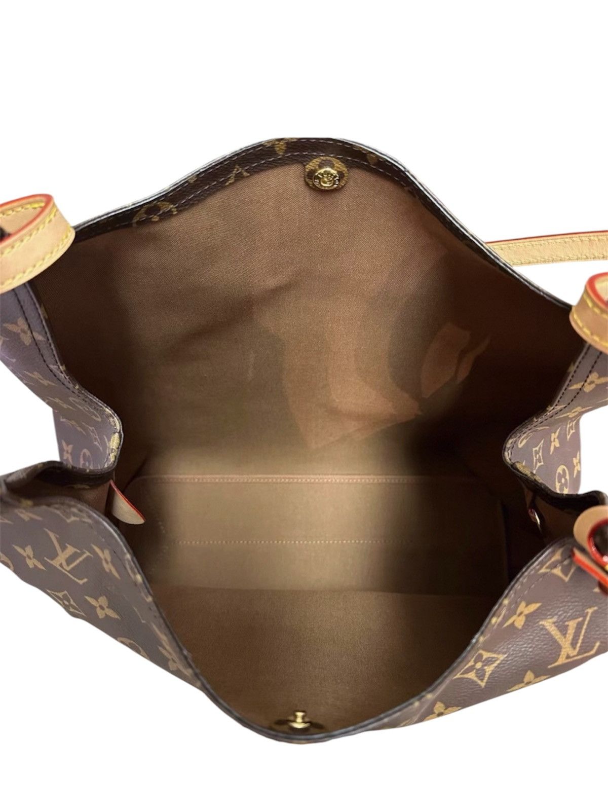 Louis Vuitton Louis Vuitton Atlantis GM Brown Monogram HandBag Size ONE SIZE - 7 Thumbnail
